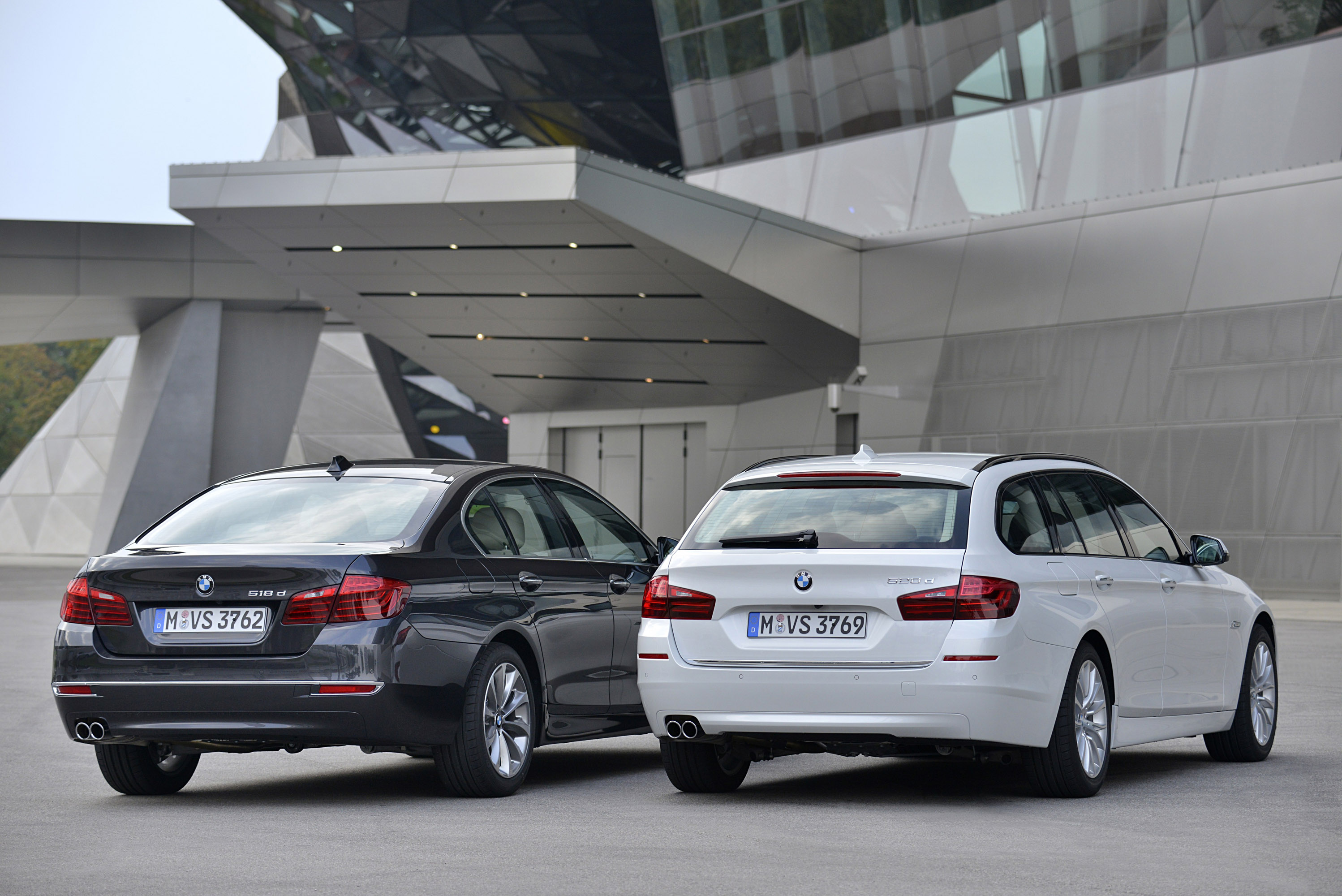 BMW 520d Touring photo #38