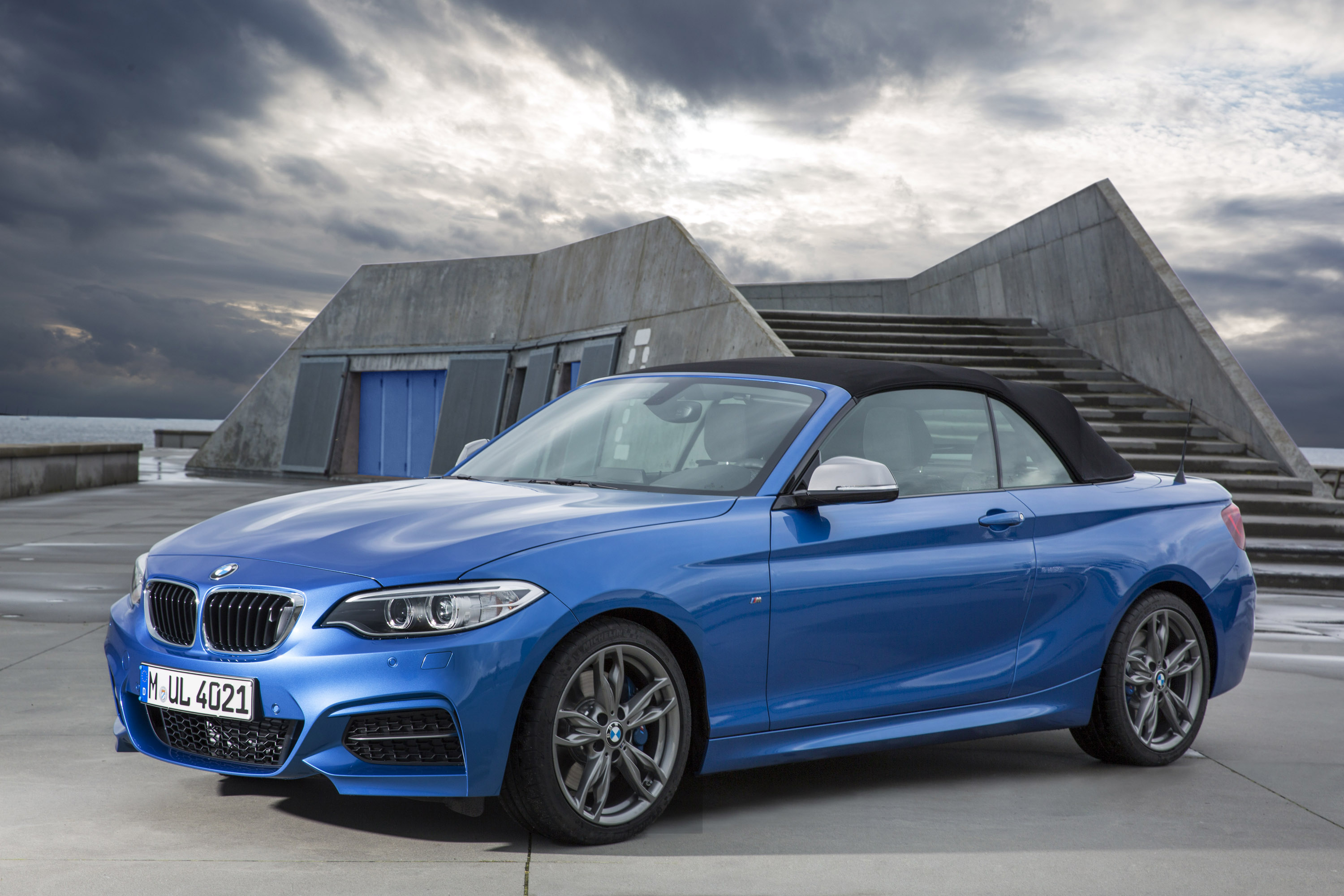 BMW M235i Convertible photo #2