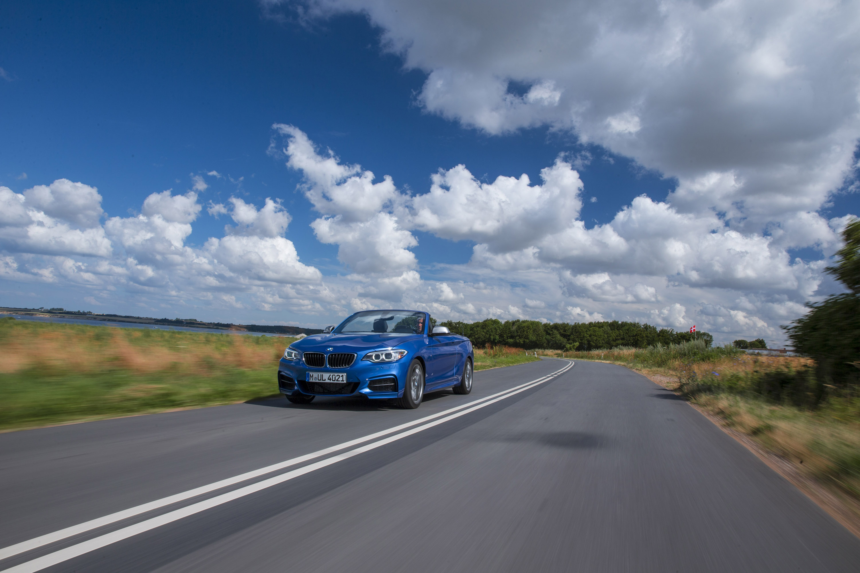 BMW M235i Convertible photo #15