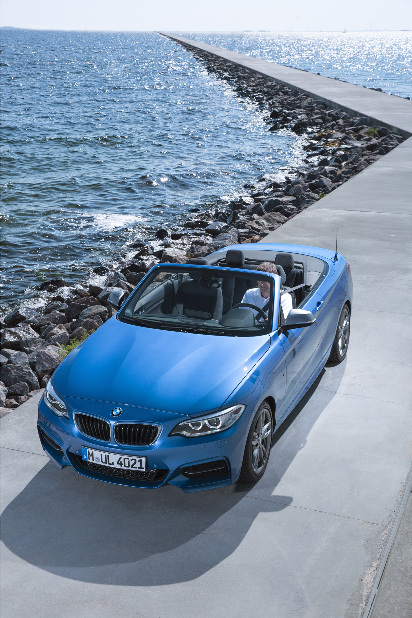 BMW M235i Convertible photo #16