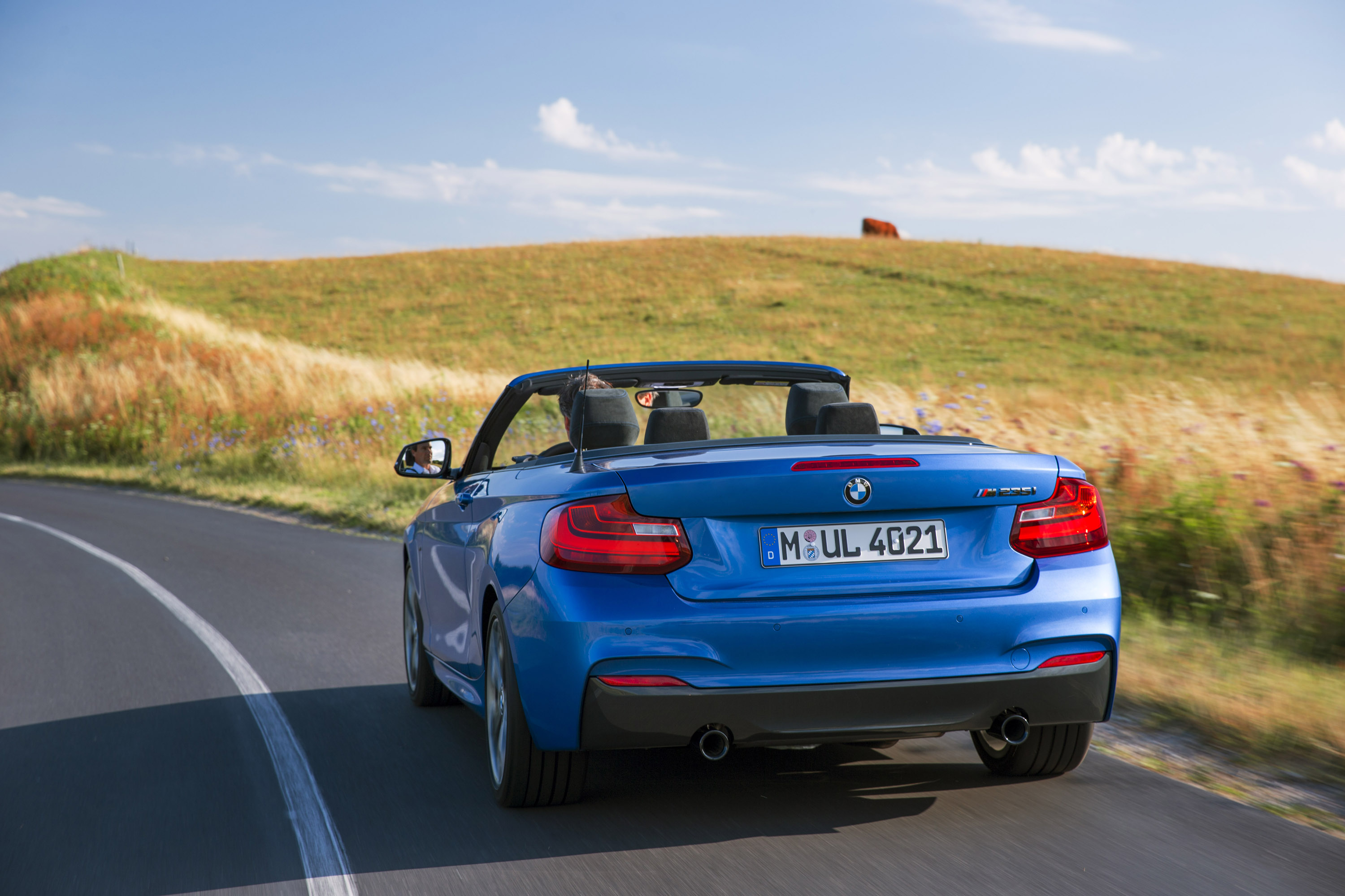 BMW M235i Convertible photo #18