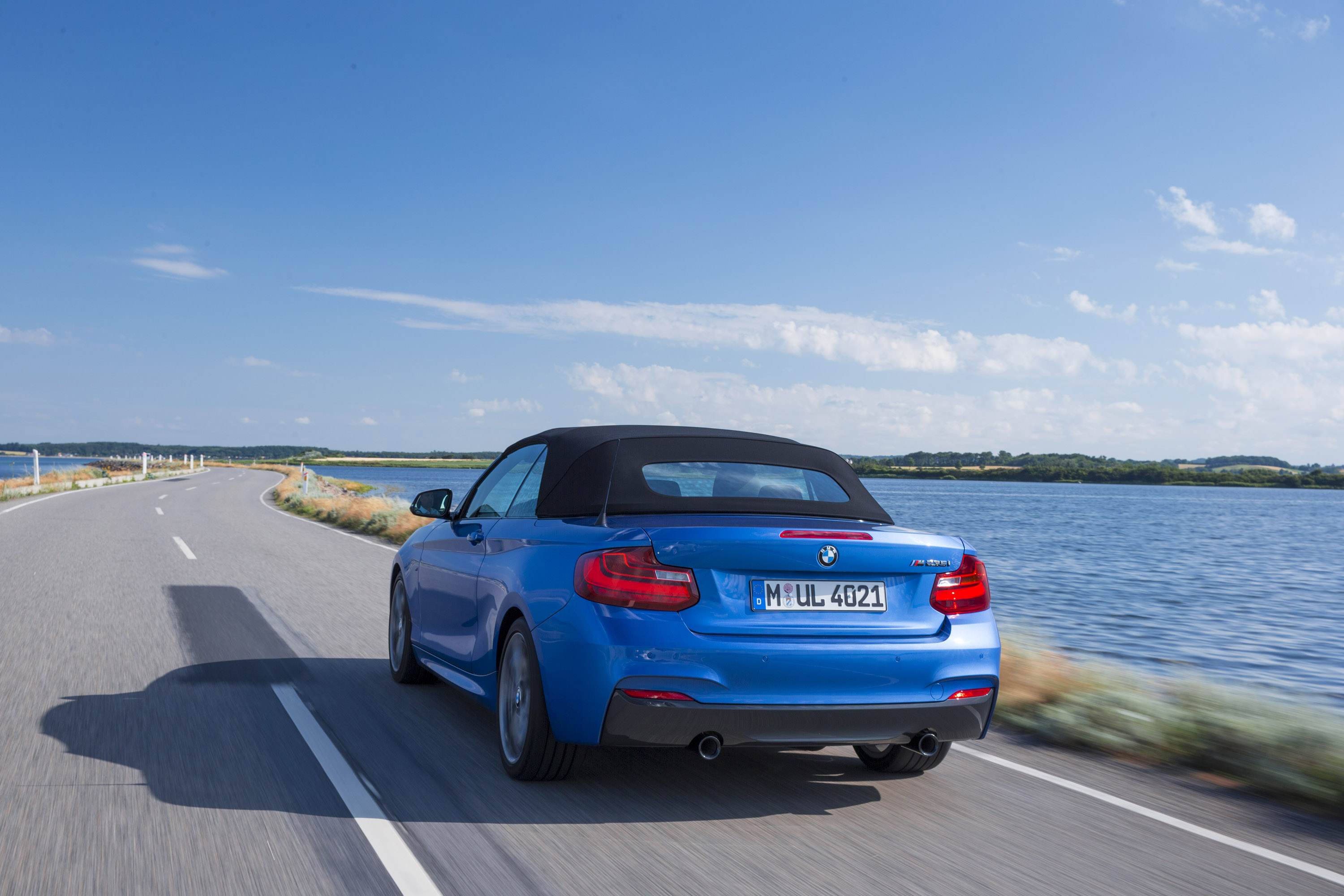 BMW M235i Convertible photo #19