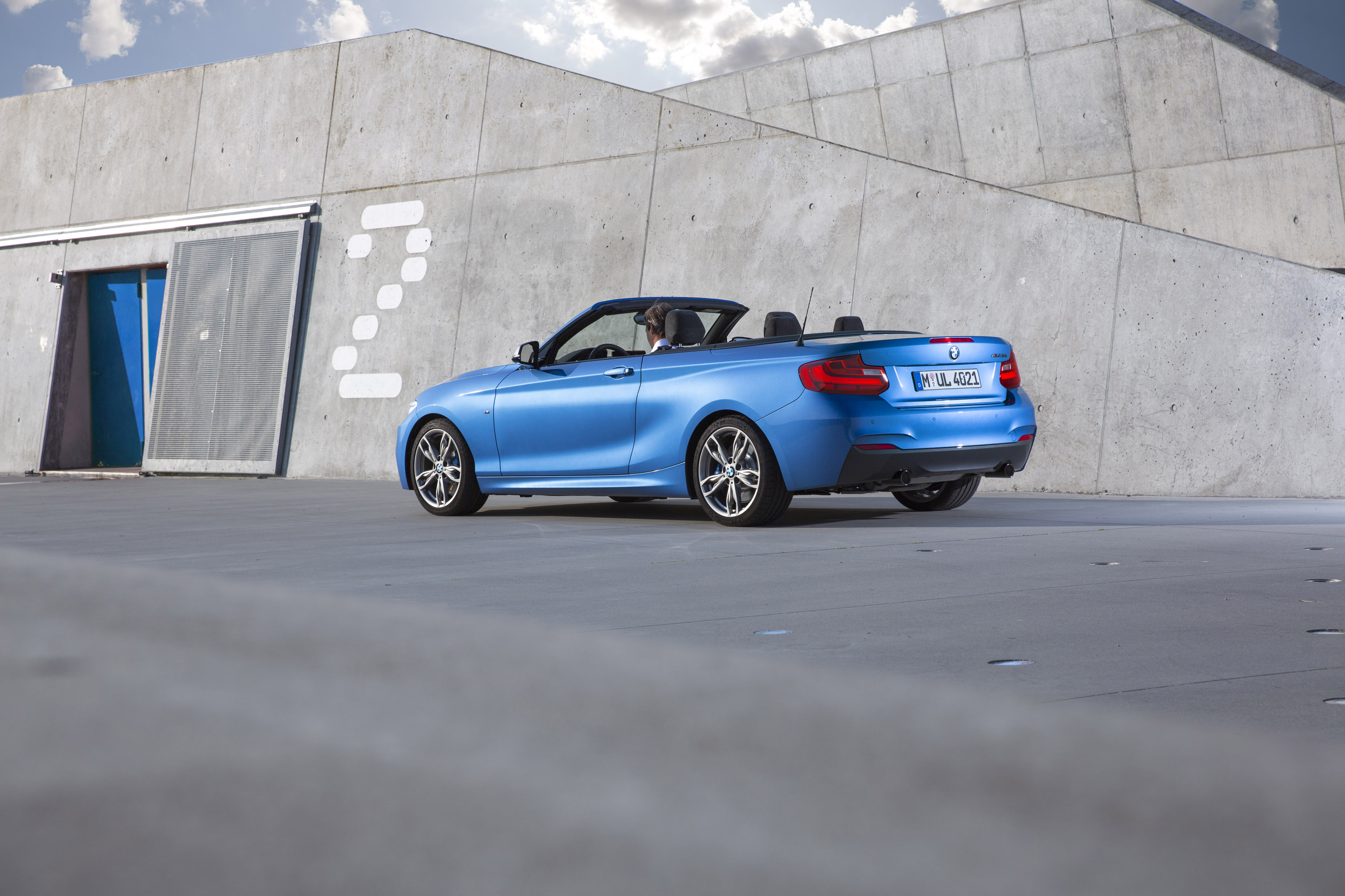 BMW M235i Convertible photo #22