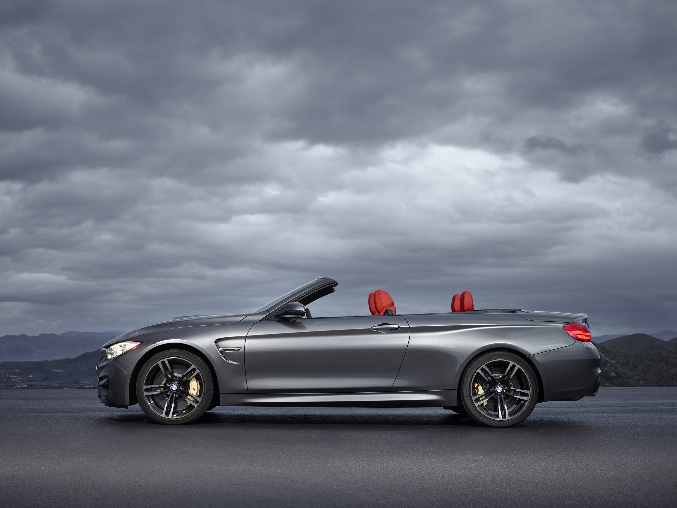 BMW M4 Convertible photo #17