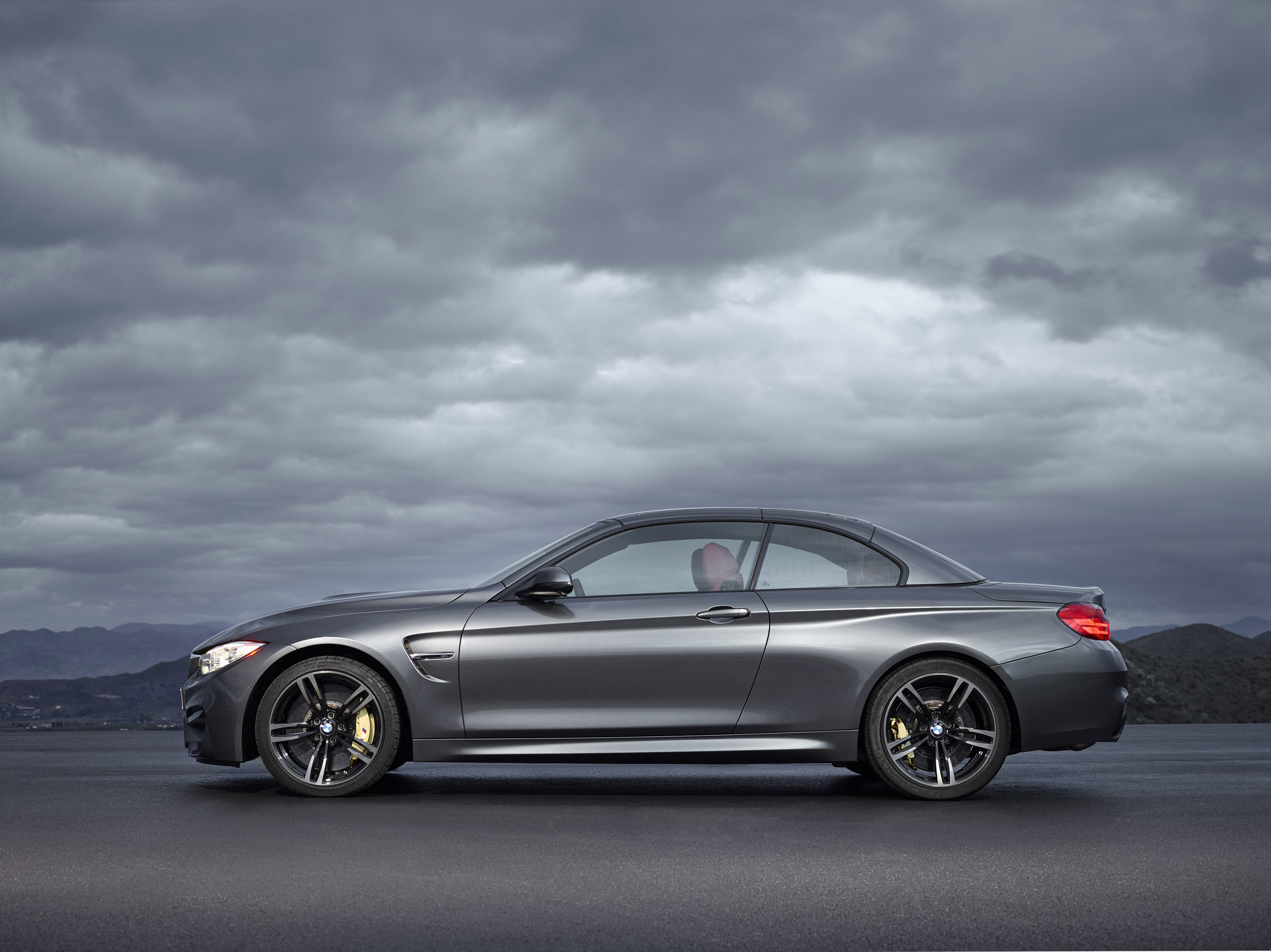 BMW M4 Convertible photo #19