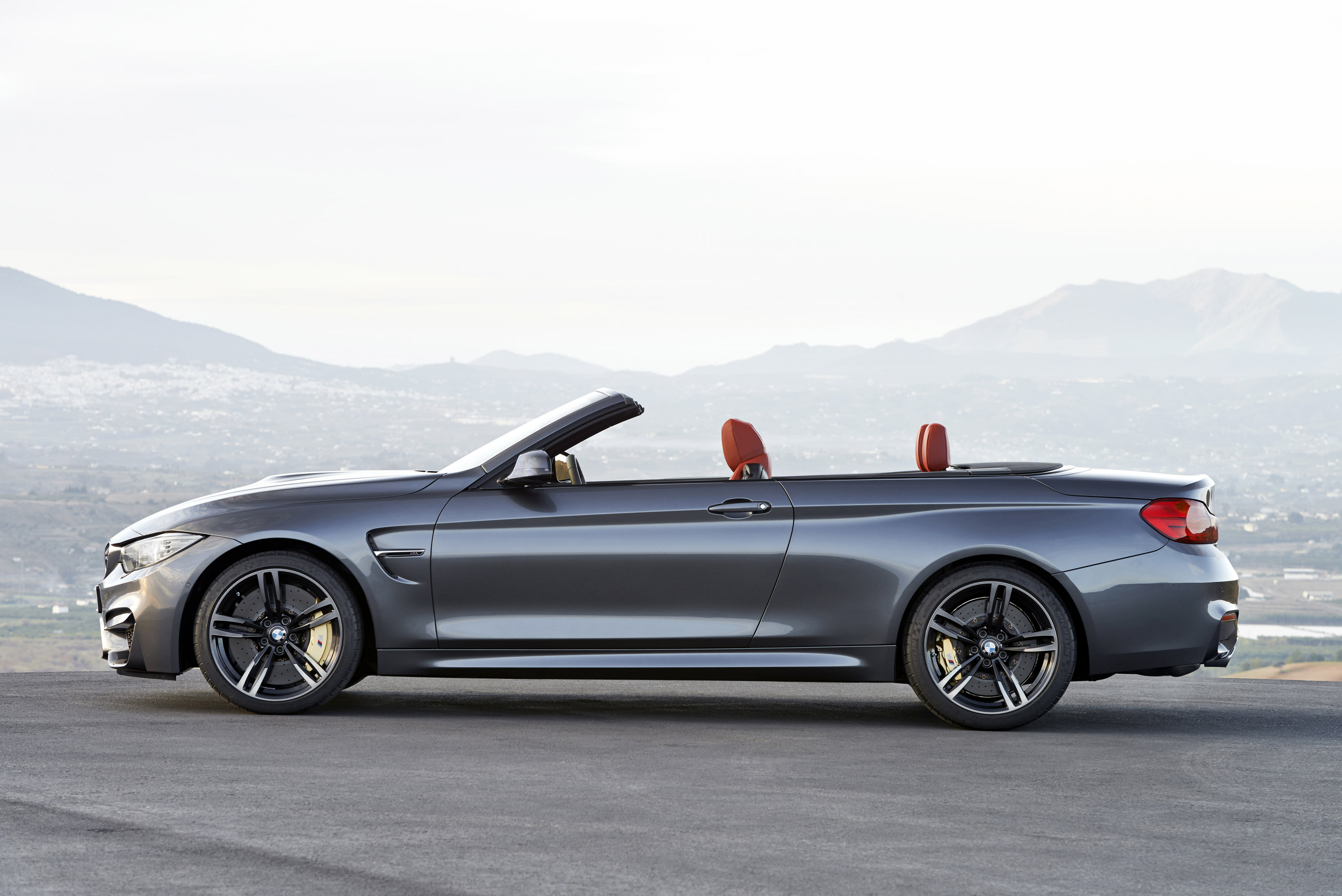 BMW M4 Convertible photo #20