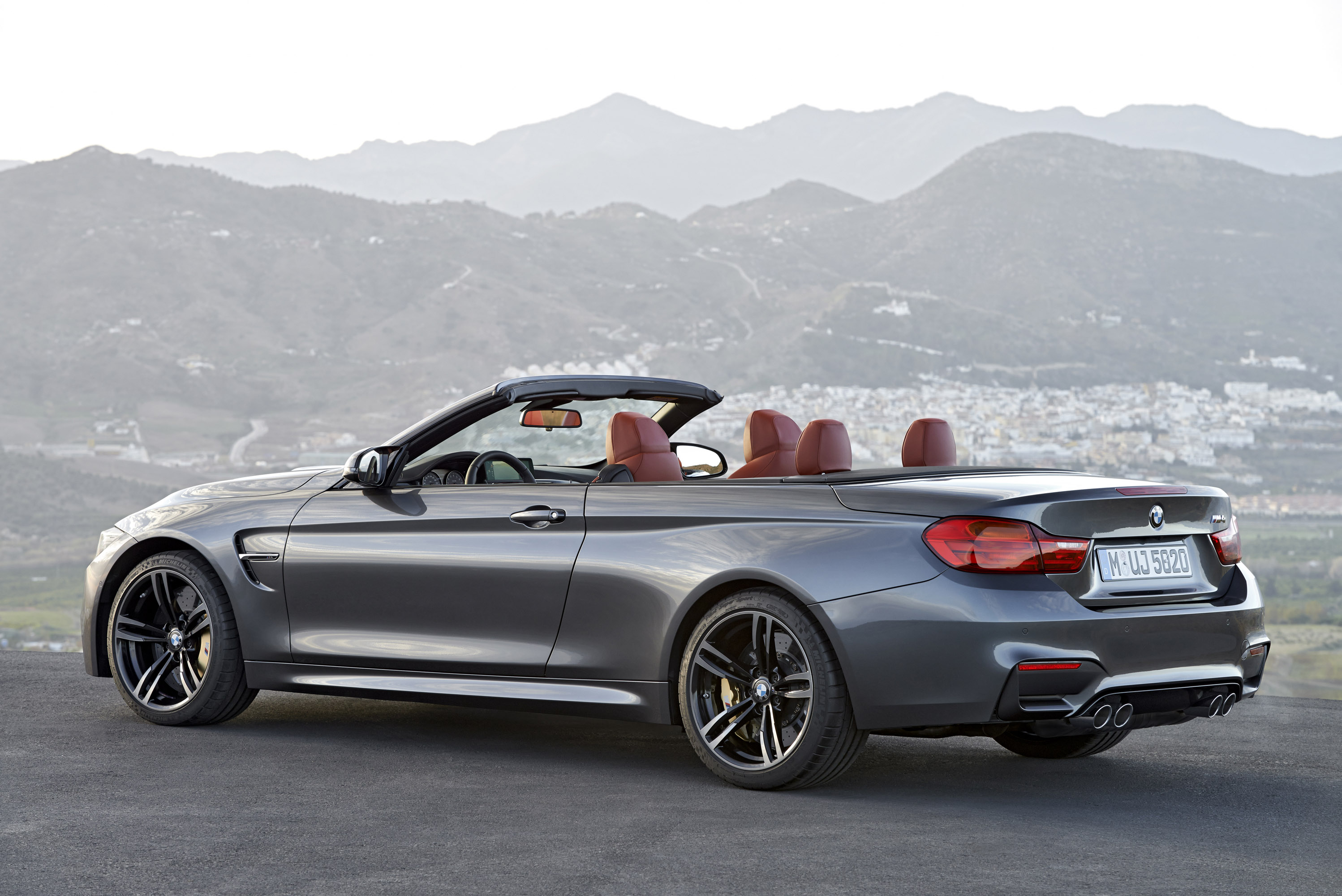 BMW M4 Convertible photo #21