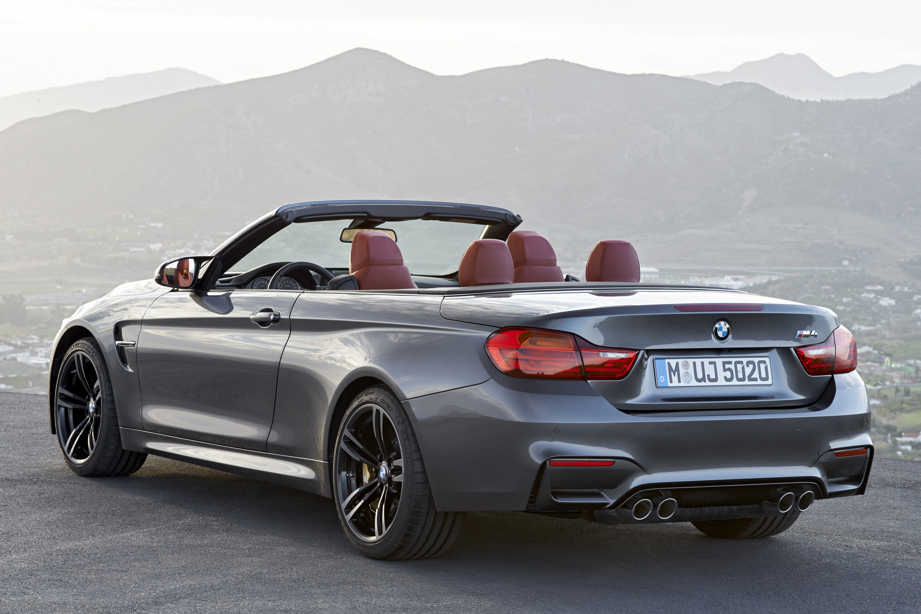 BMW M4 Convertible photo #22