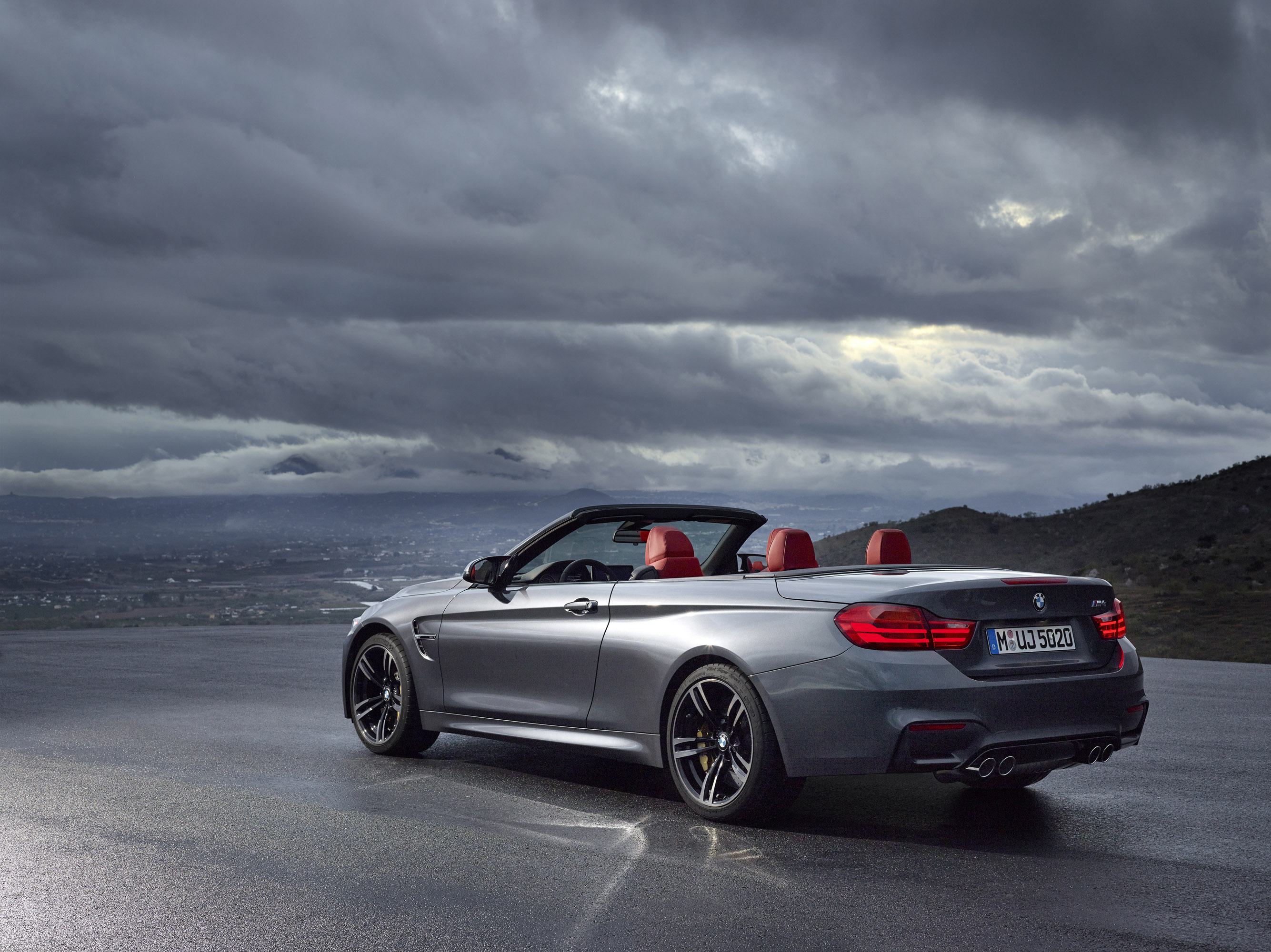 BMW M4 Convertible photo #26