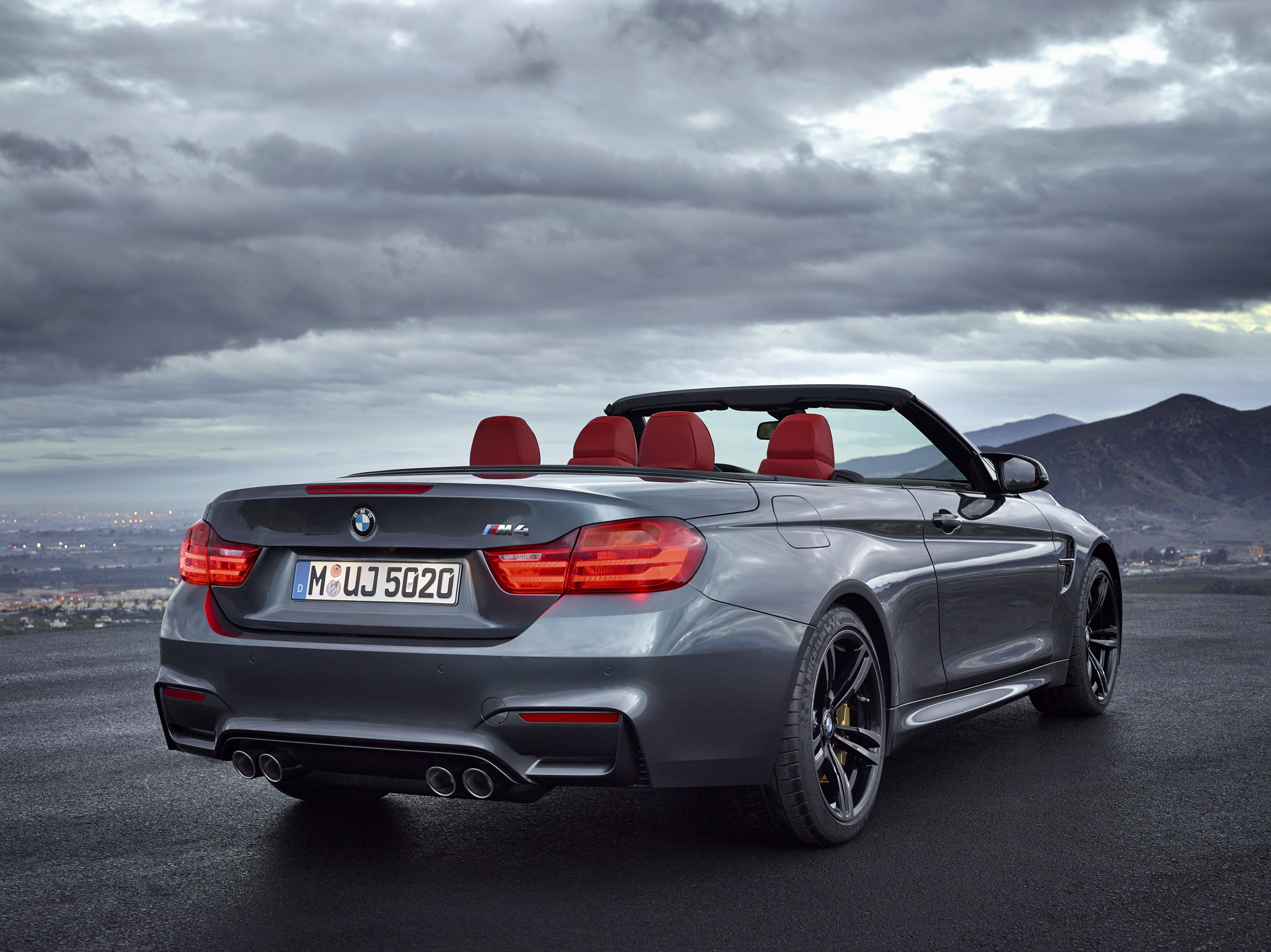 BMW M4 Convertible photo #28