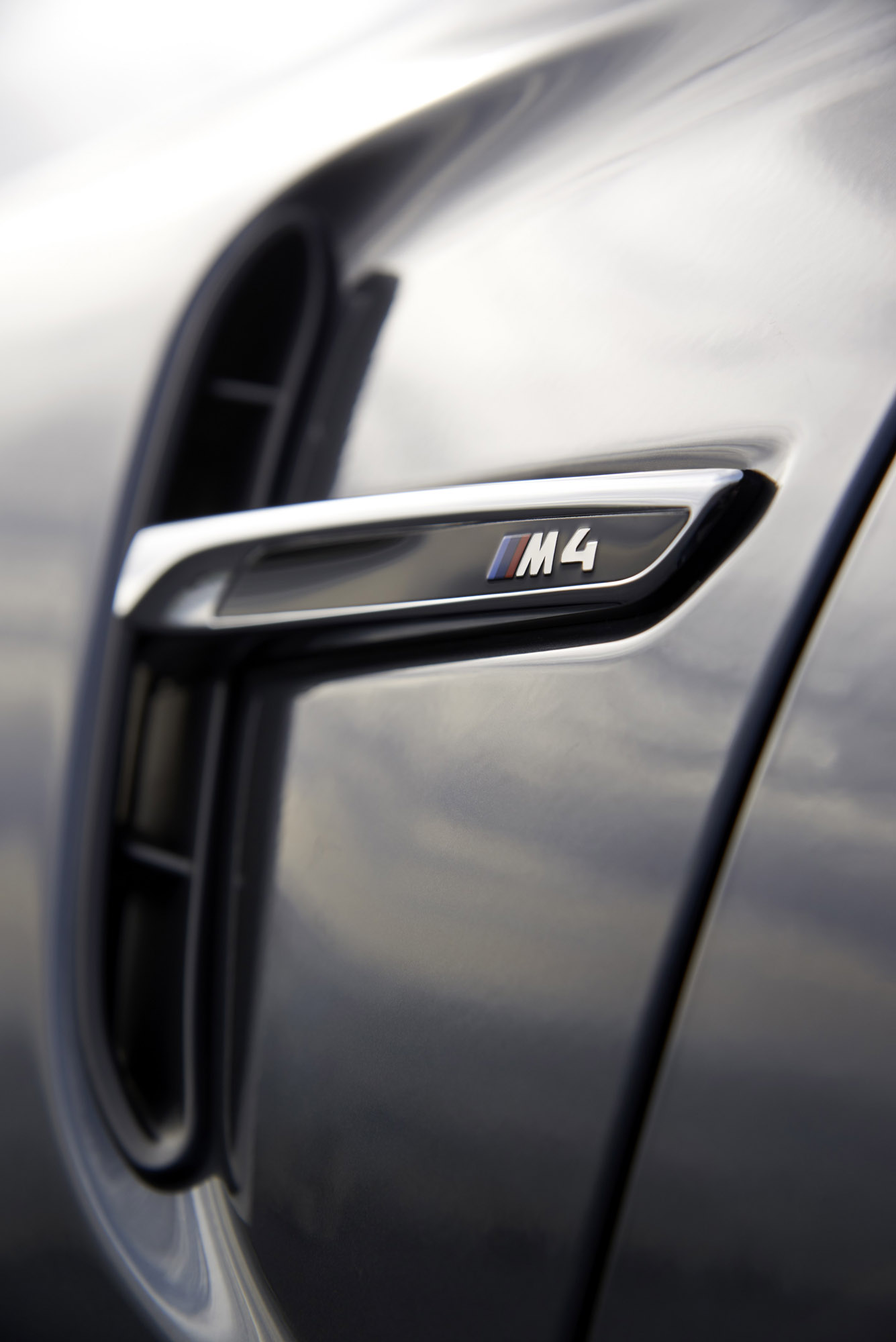 BMW M4 Convertible photo #32