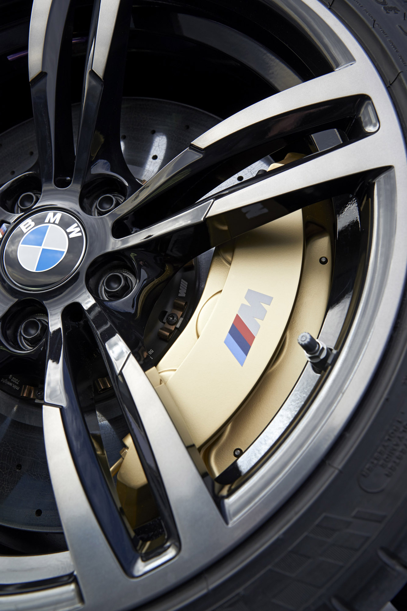 BMW M4 Convertible photo #33