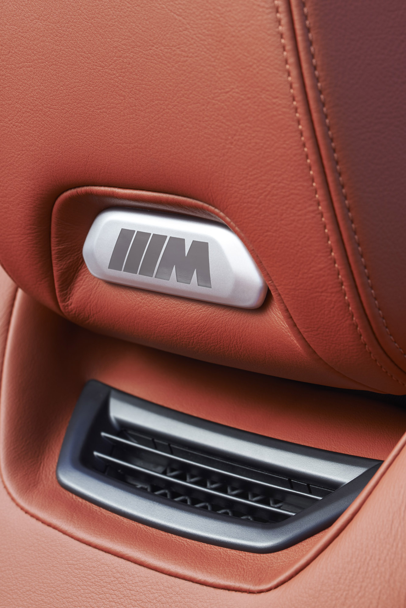 BMW M4 Convertible photo #36