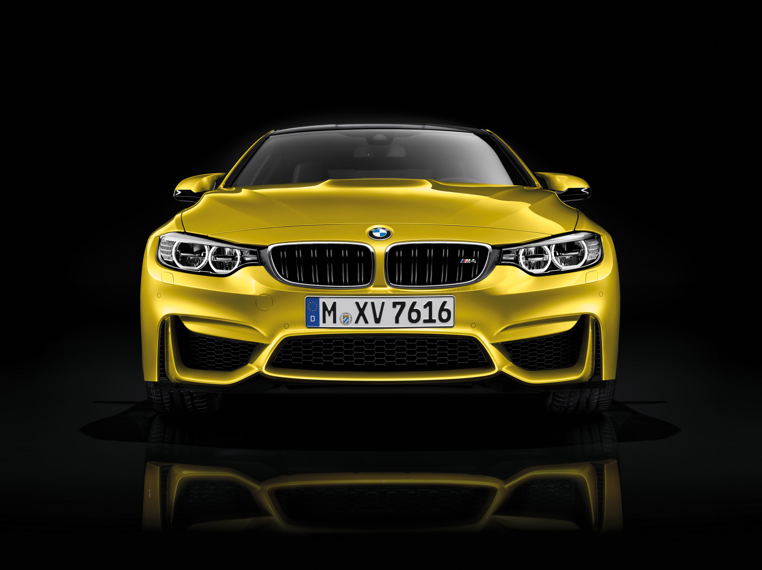 BMW M4 Coupe photo #2