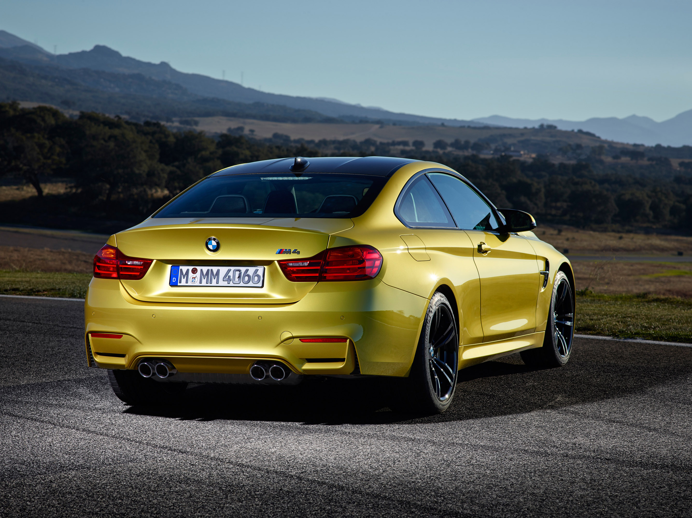 BMW M4 Coupe photo #23