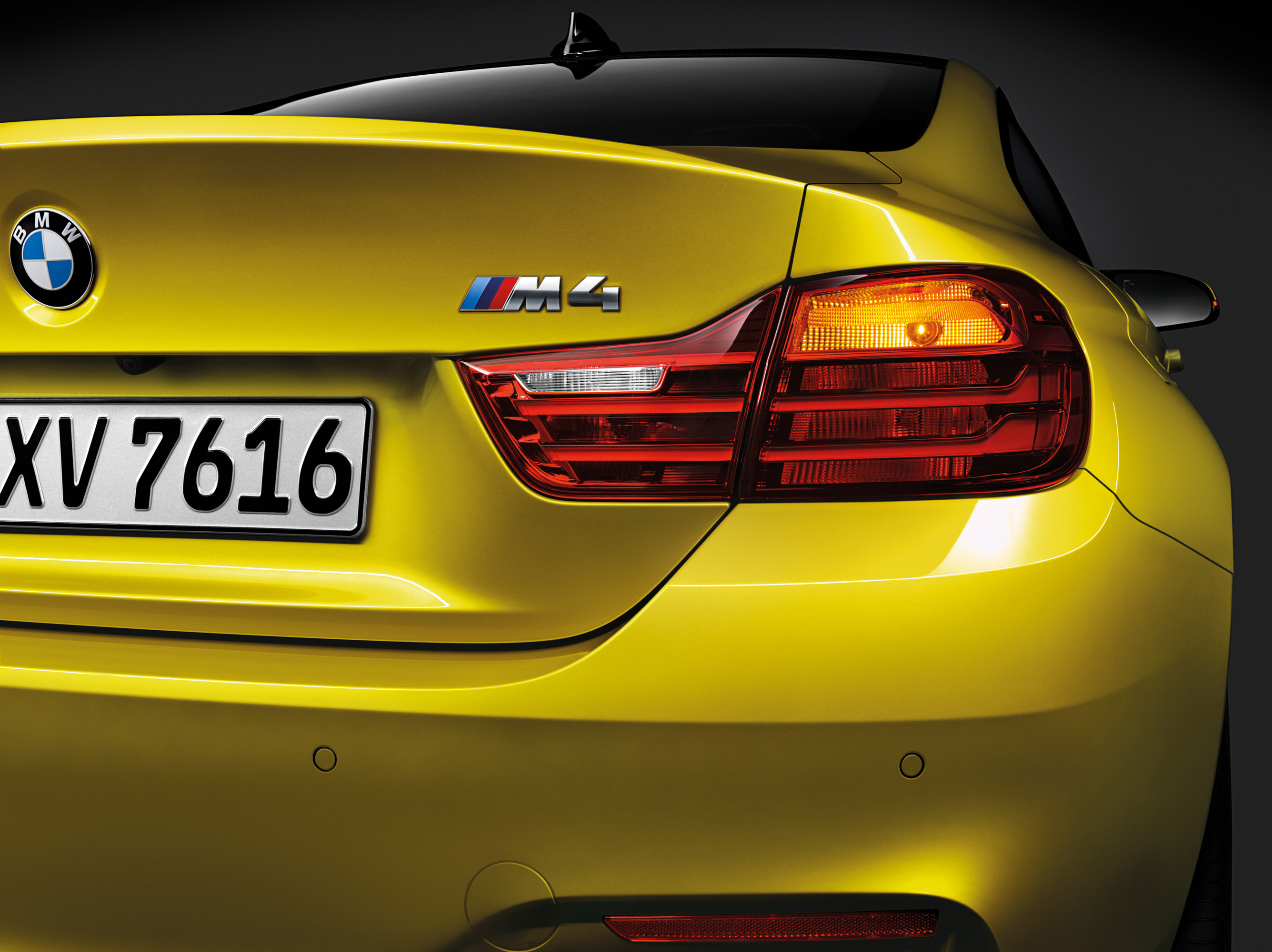 BMW M4 Coupe photo #25