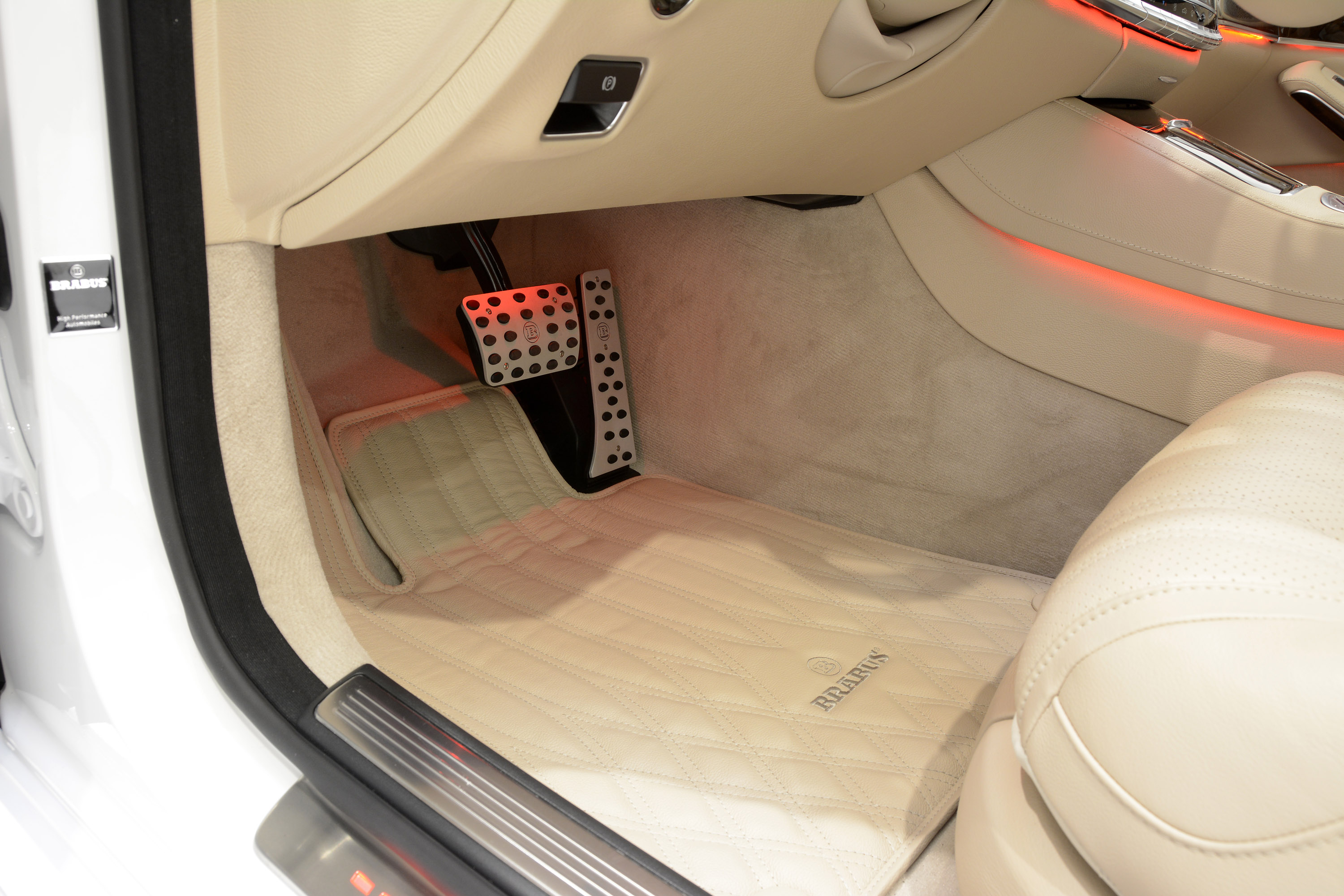 Brabus Mercedes-Benz S65 Rocket 900 photo #25