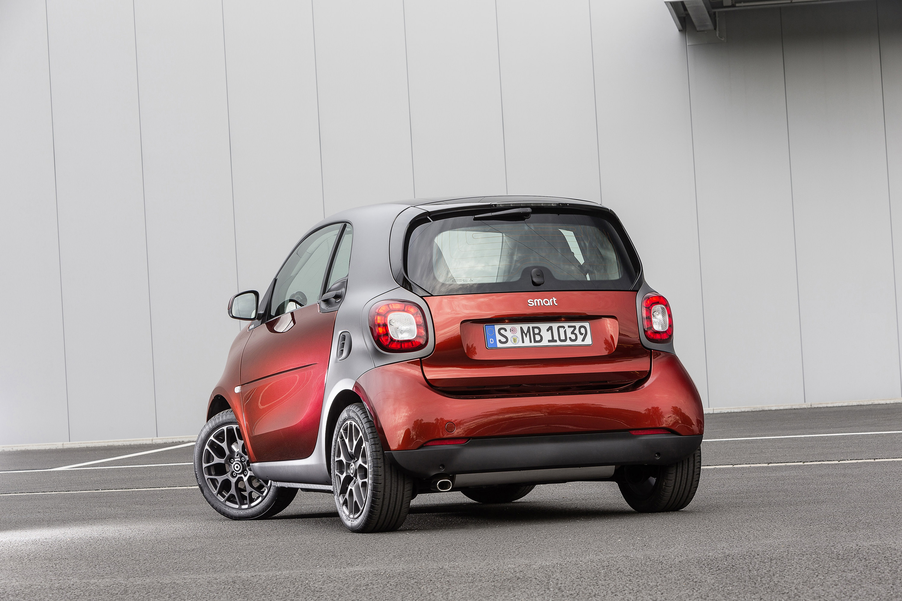 Smart has. Смарт Брабус 2000. Smart Fortwo 2000 Brabus. Smart Brabus 2014. Smart Fortwo 2014 c453.