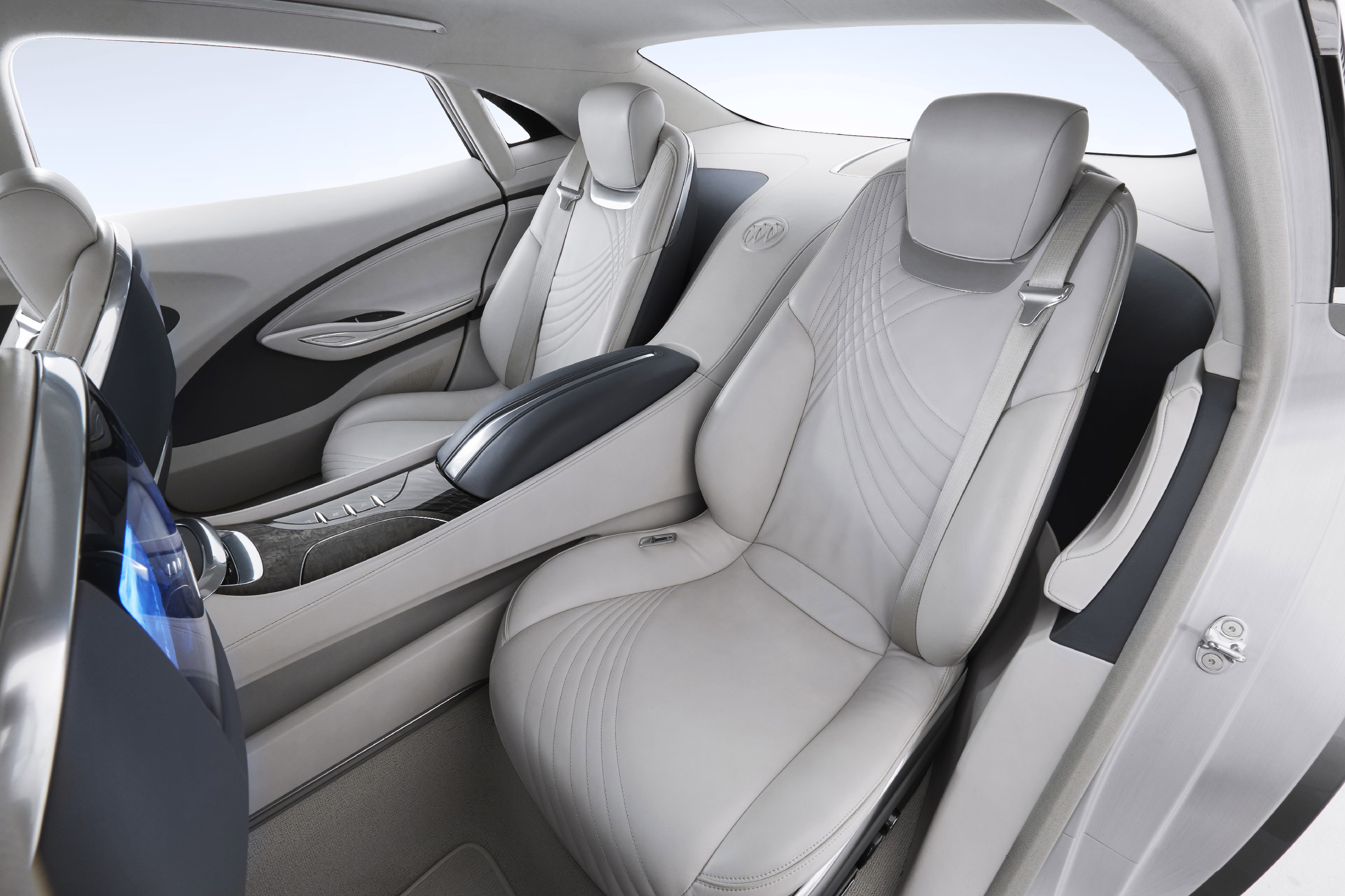 Buick Avenir Concept photo #17