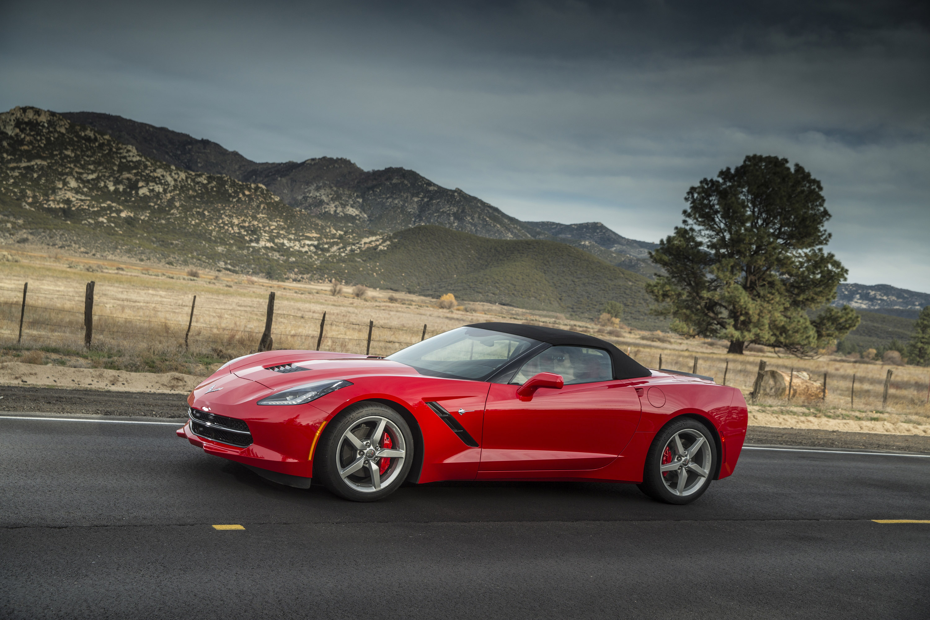 Chevrolet Corvette Stingray Convertible photo #3