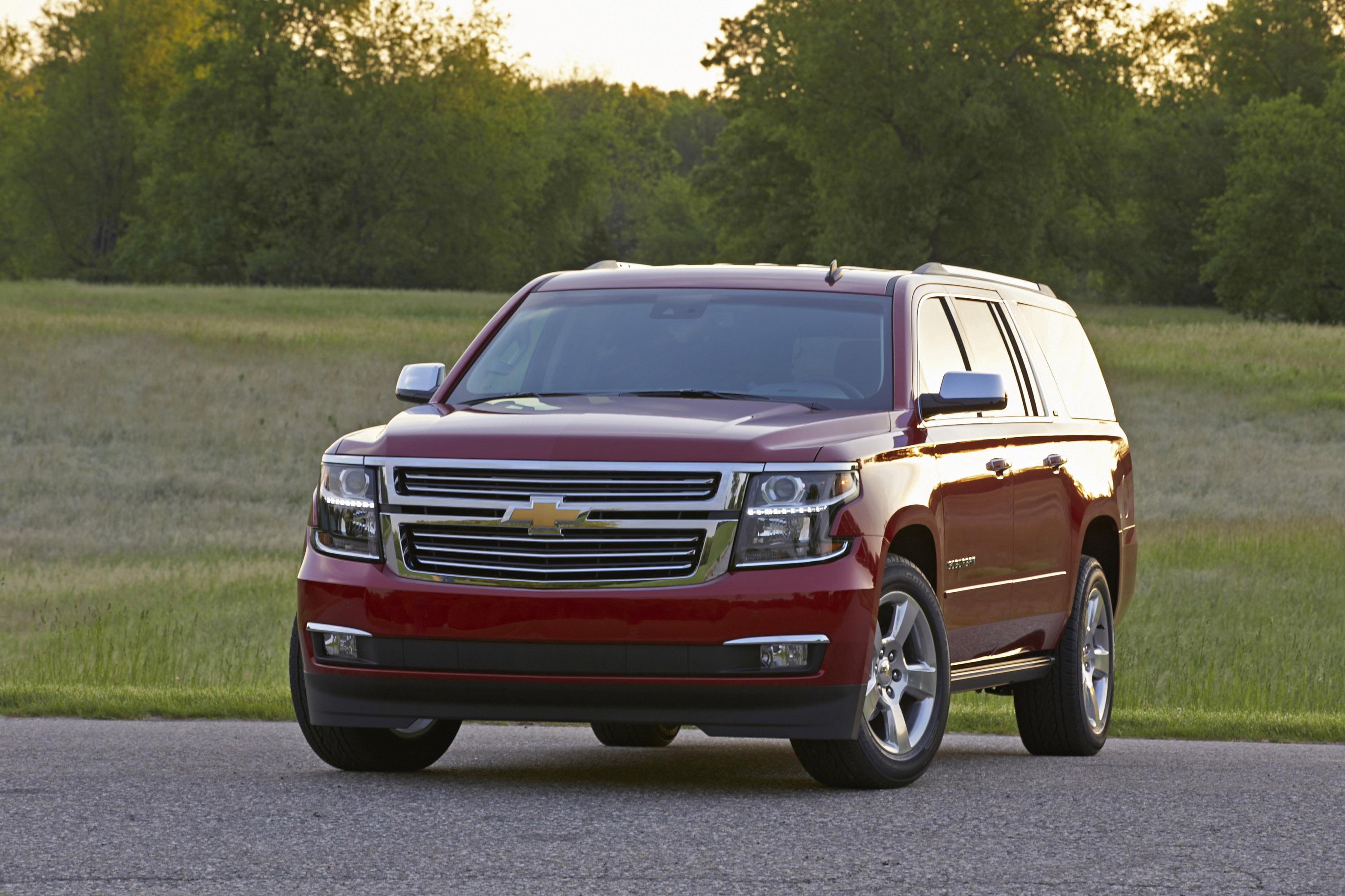 Chevrolet Suburban LTZ photo #2