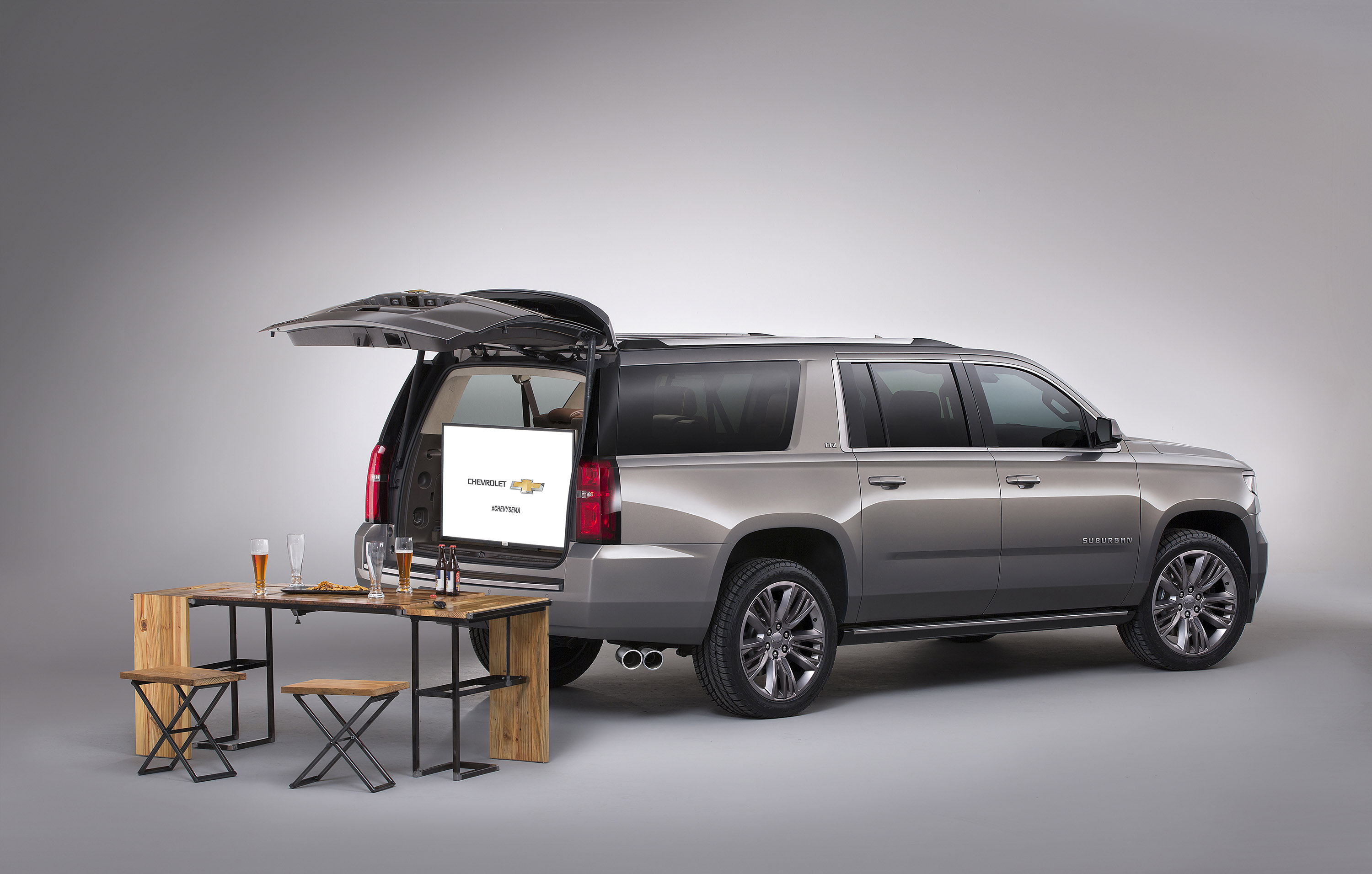 Chevrolet Suburban Premium Outdoors Concept photo #4