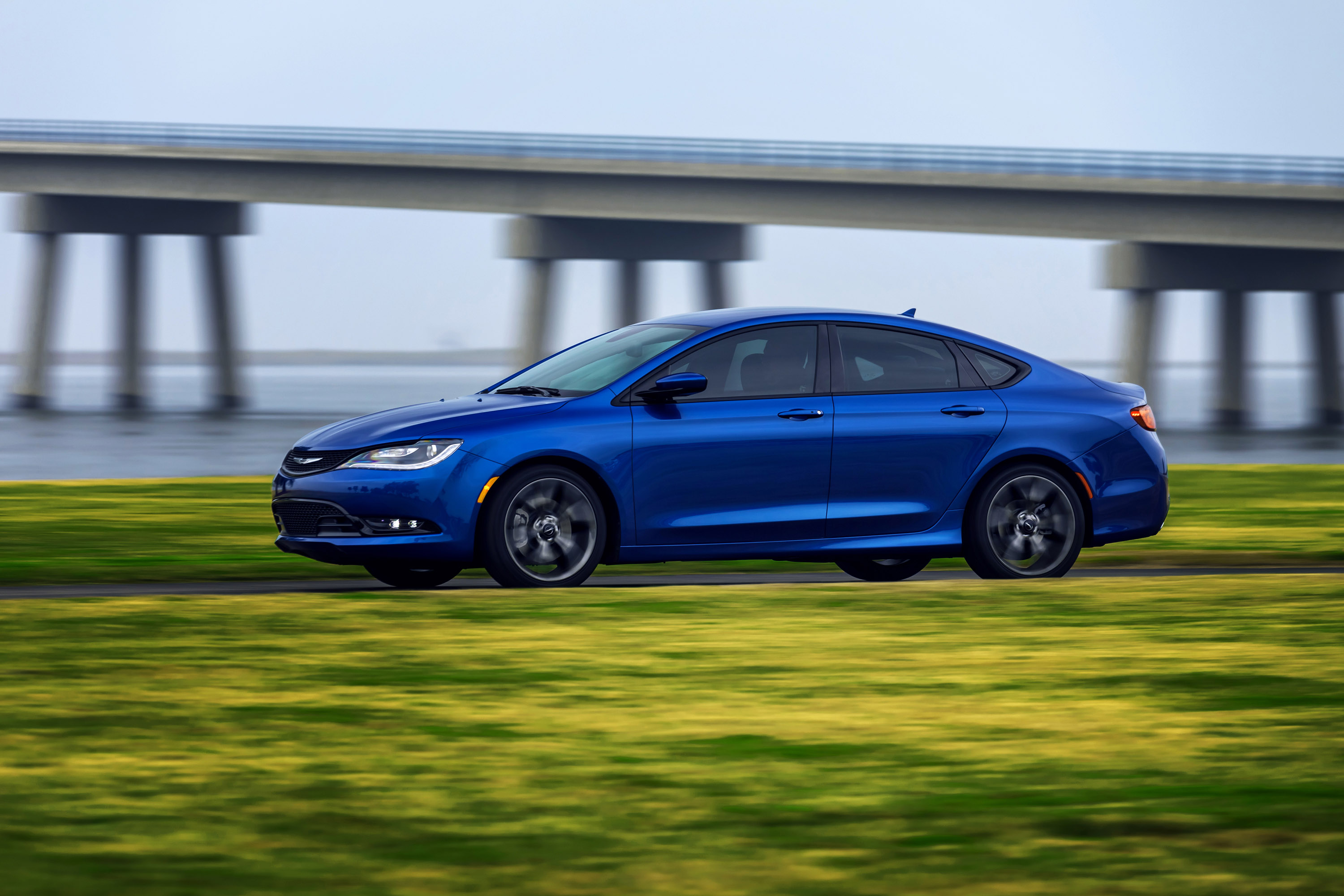 Chrysler 200 photo #31