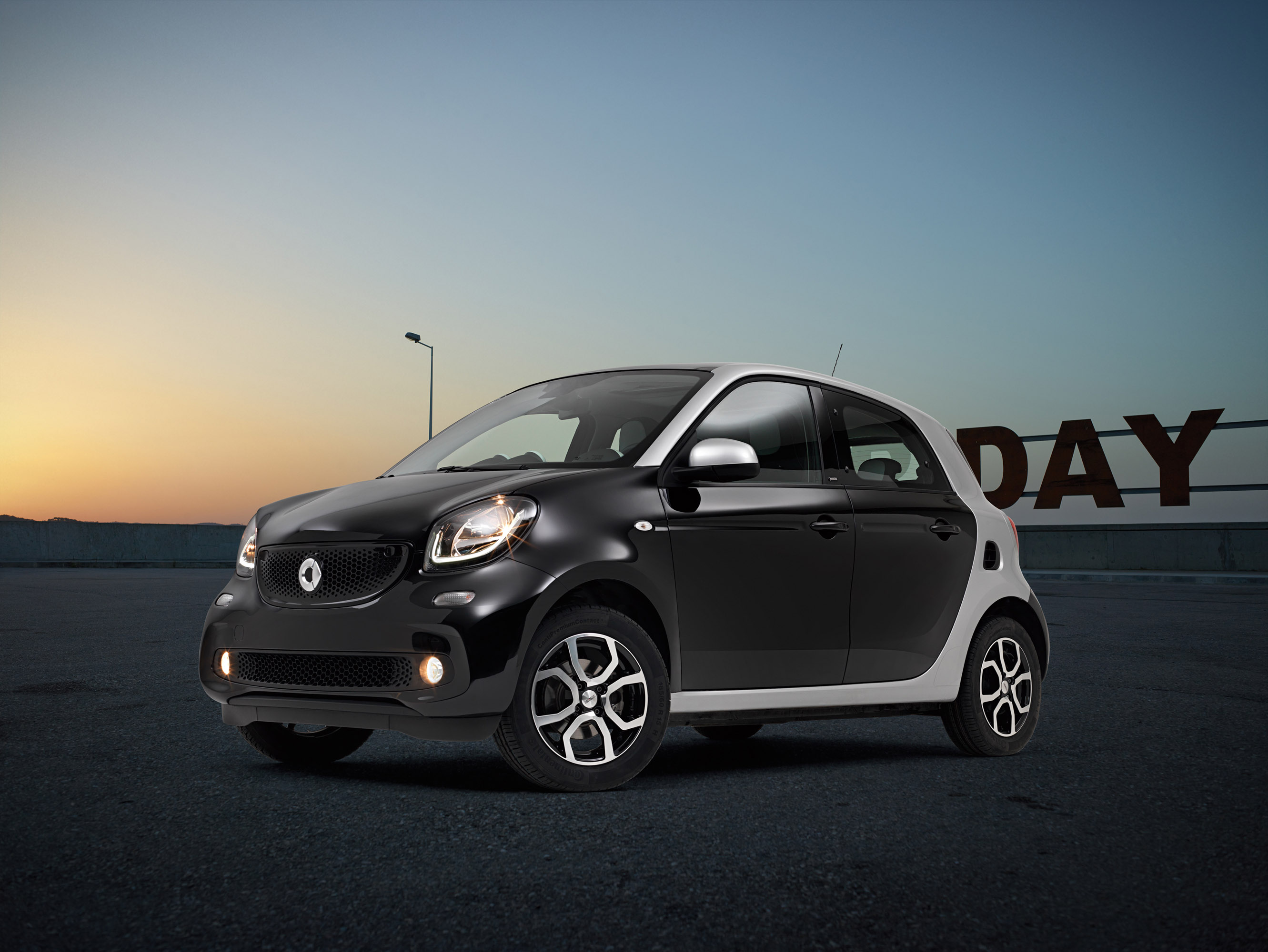 Dezent Smart ForFour TS dark photo #1