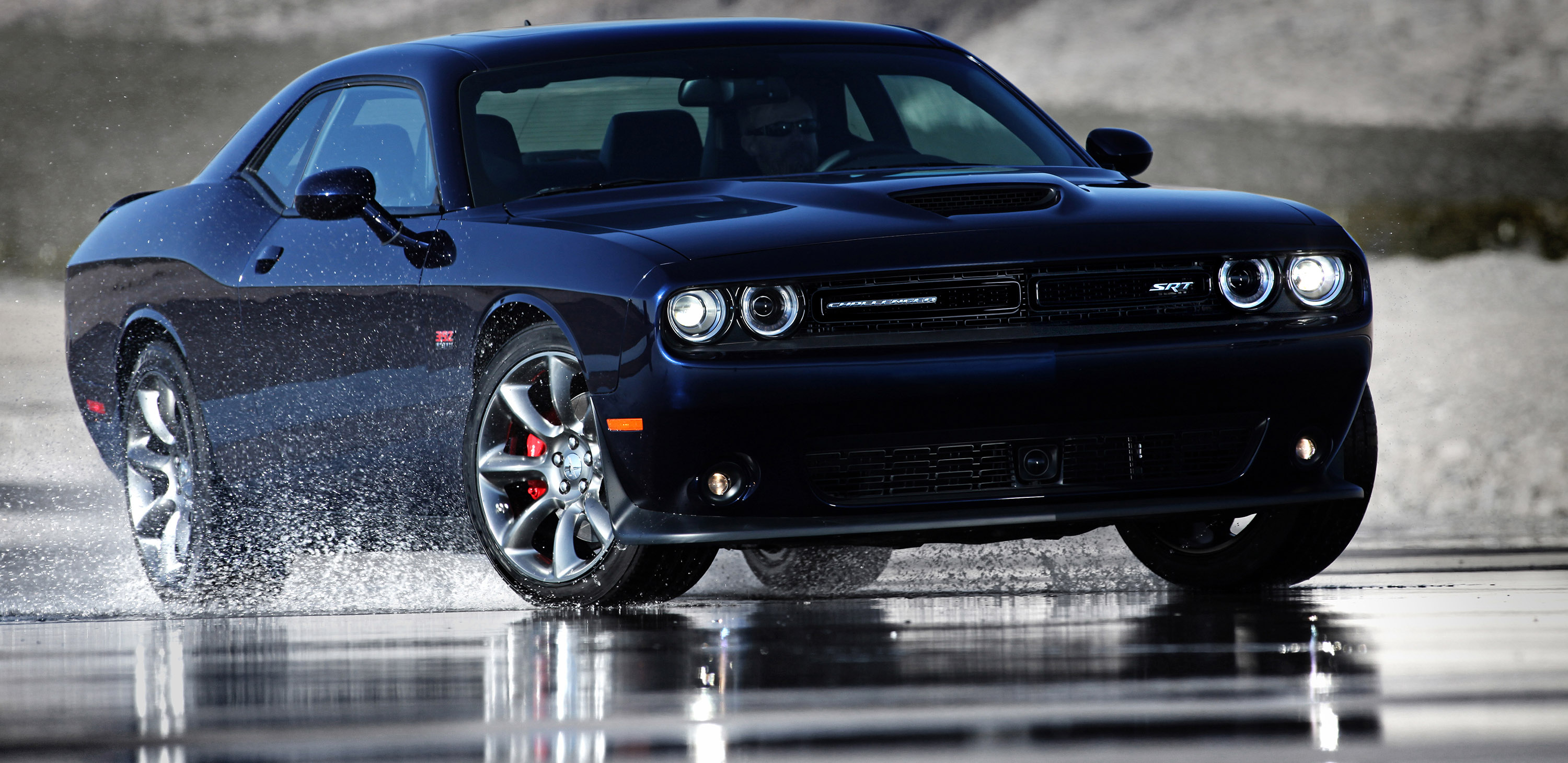 Dodge Challenger SRT photo #2