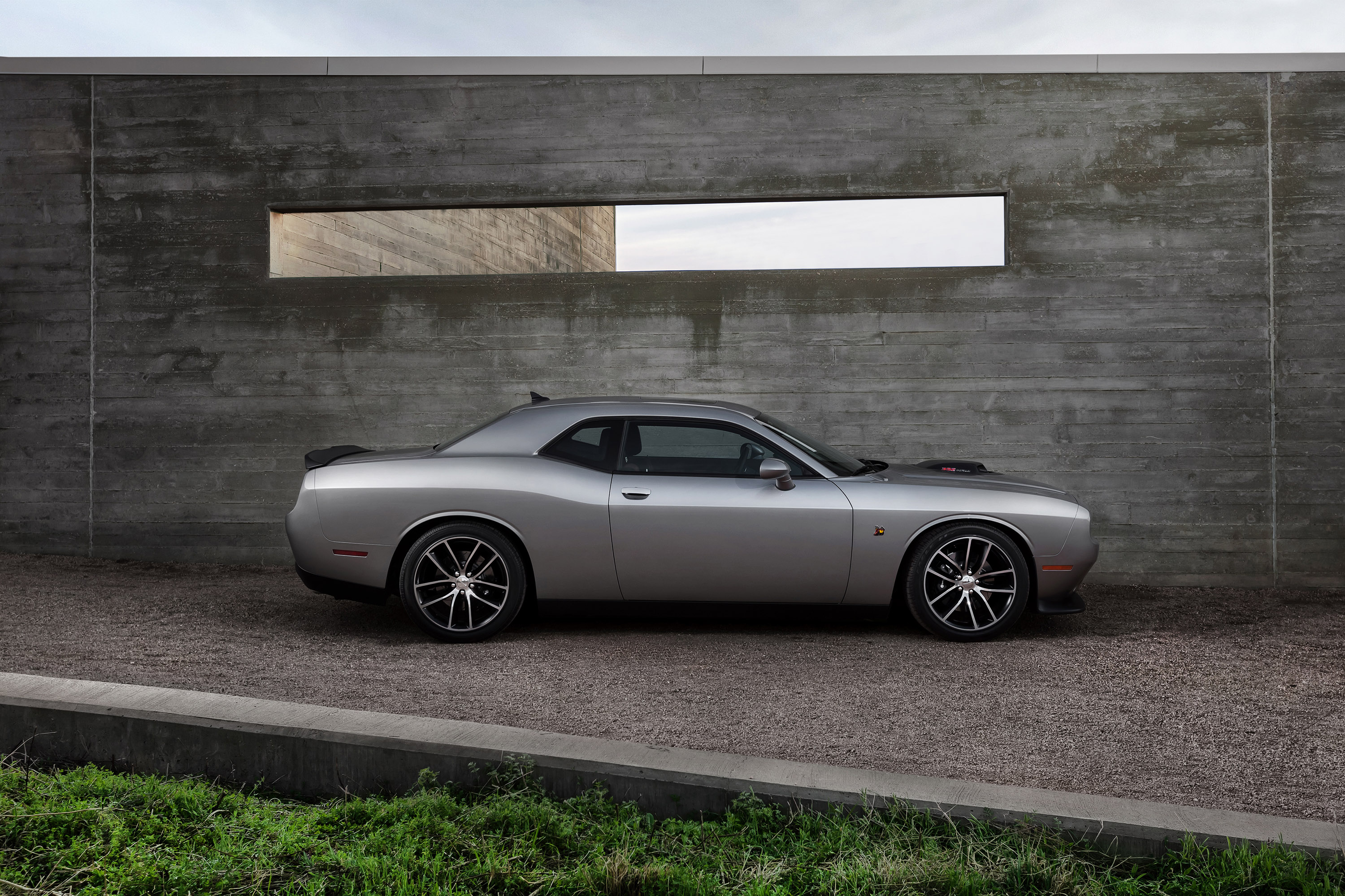 Dodge Challenger photo #19