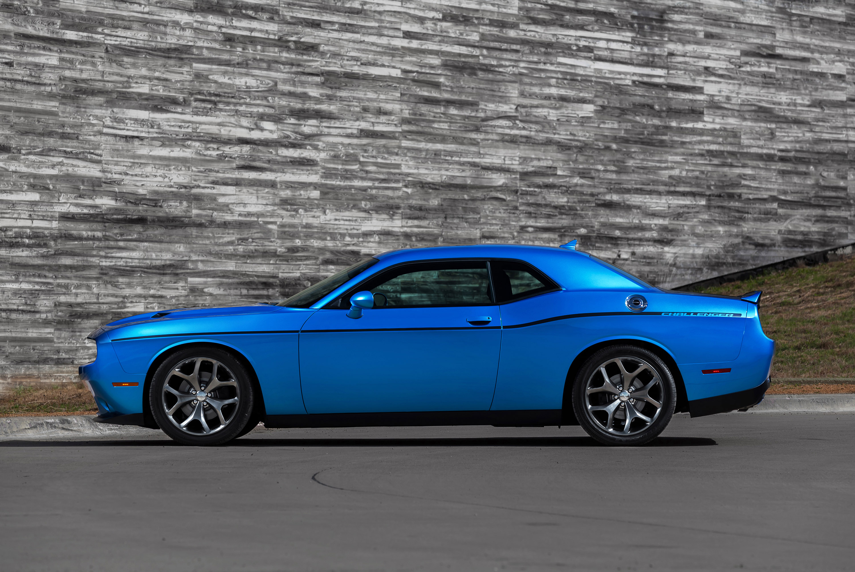 Dodge Challenger photo #21