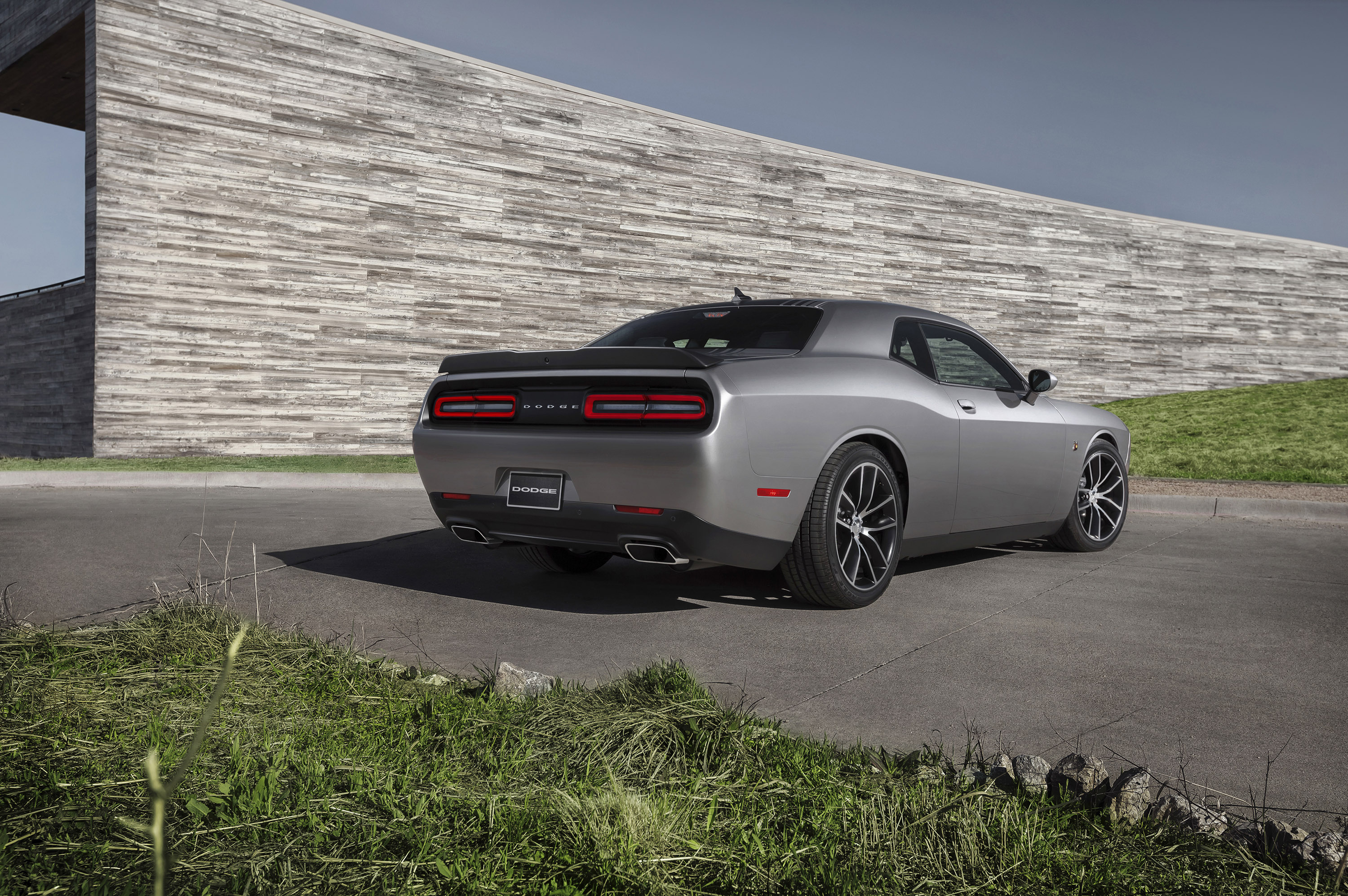 Dodge Challenger photo #29