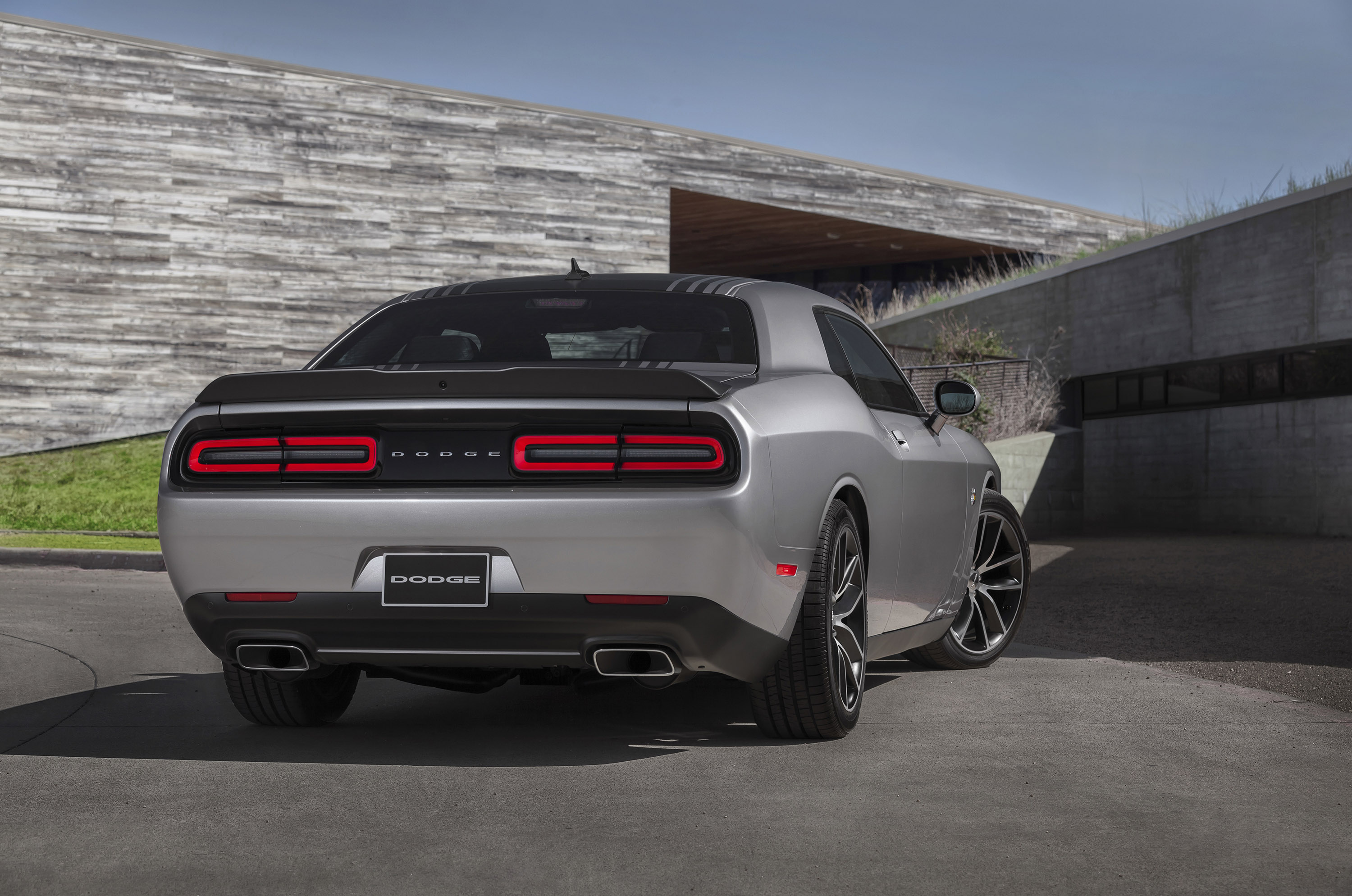 Dodge Challenger photo #30