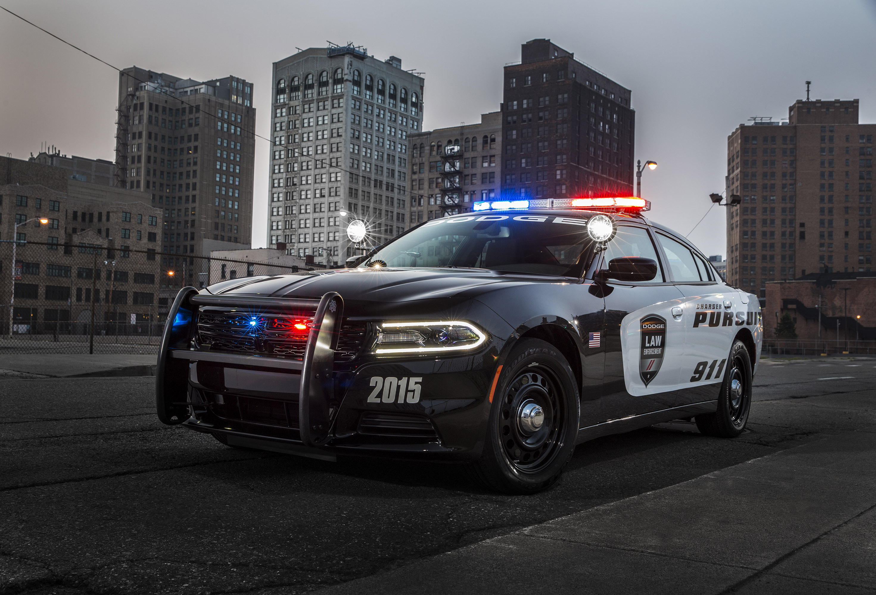 Dodge Charger Pursuit photo #1