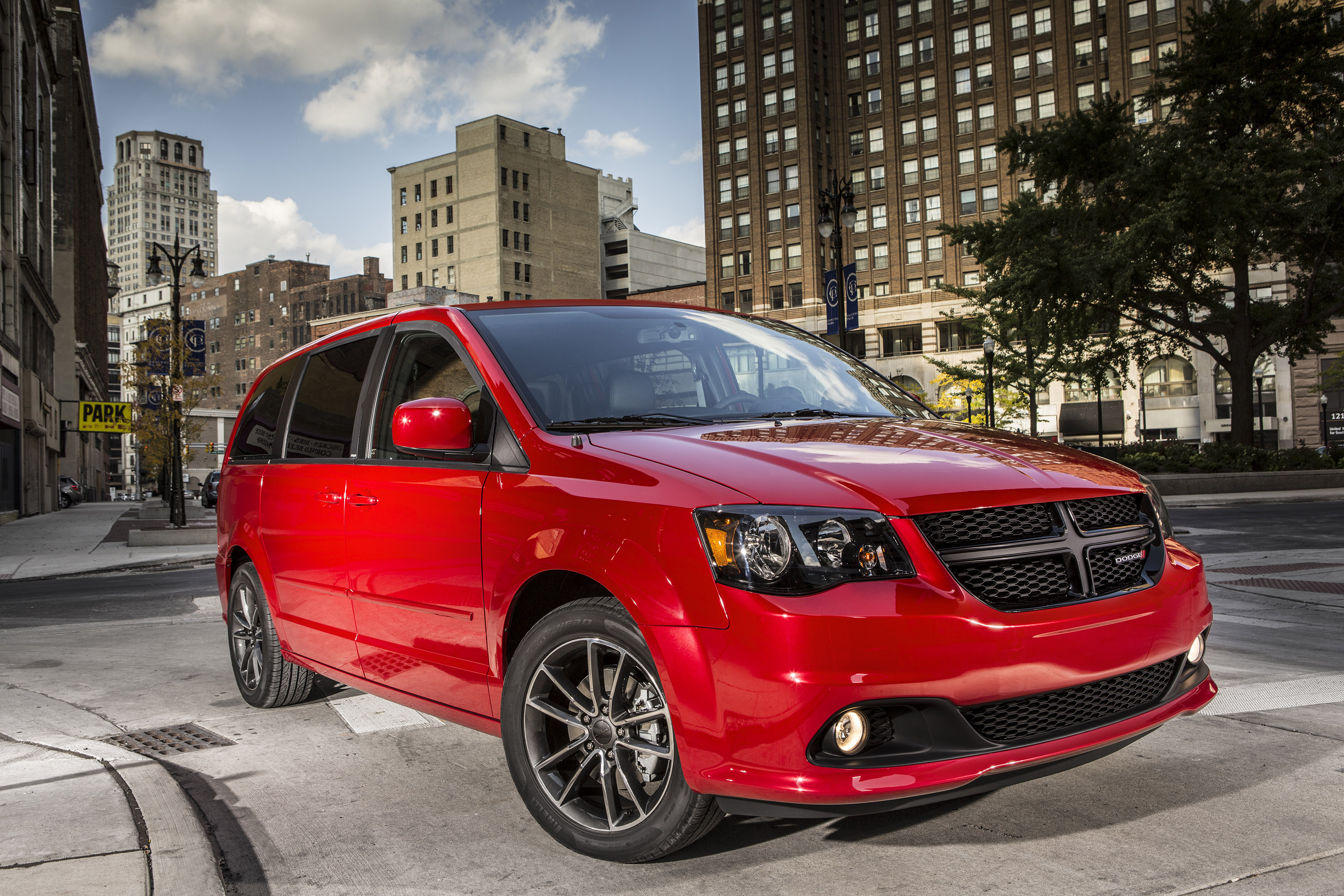 Dodge Grand Caravan photo #3