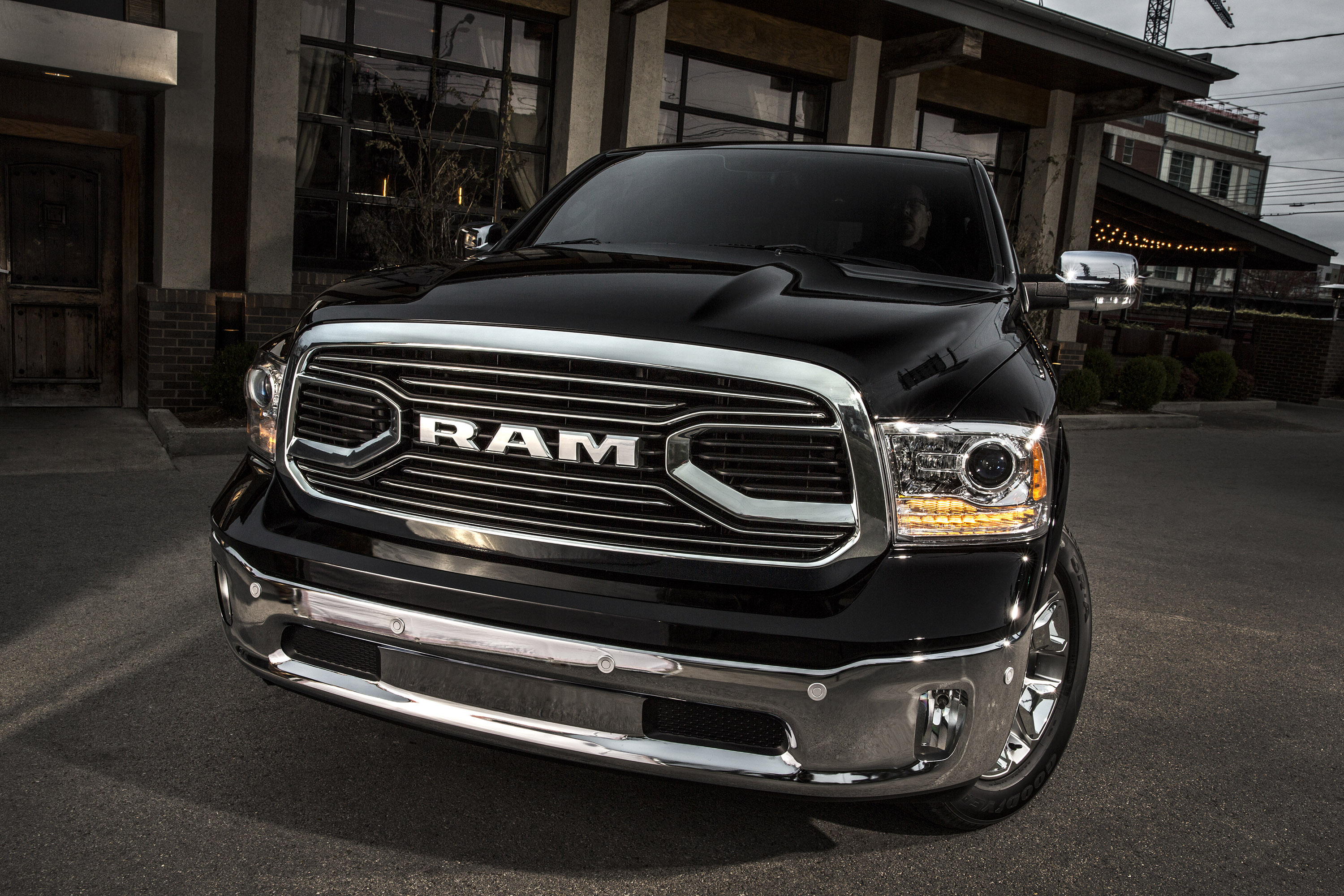 Dodge Ram 1500 Laramie Limited photo #3