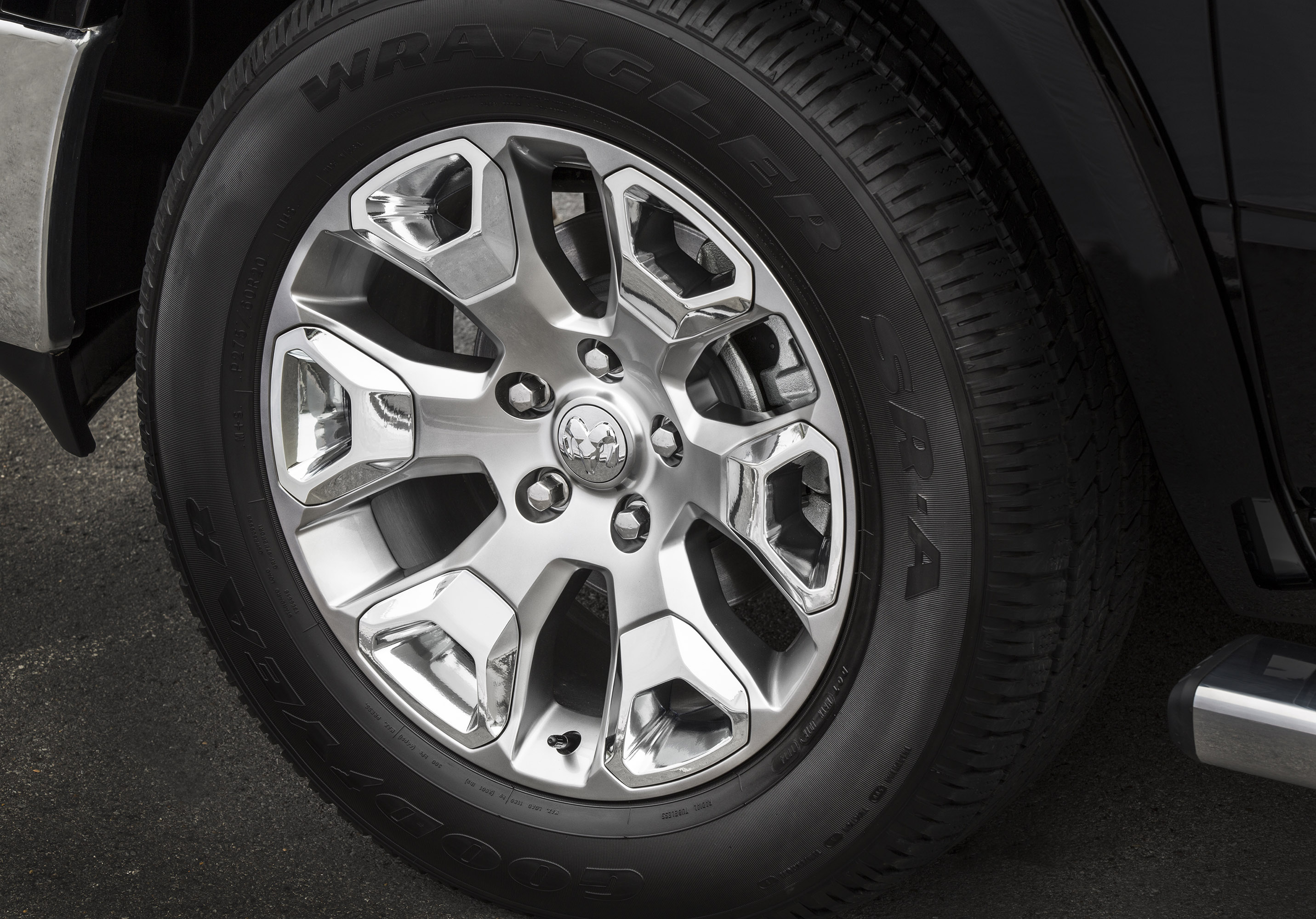 Dodge Ram 1500 Laramie Limited photo #15