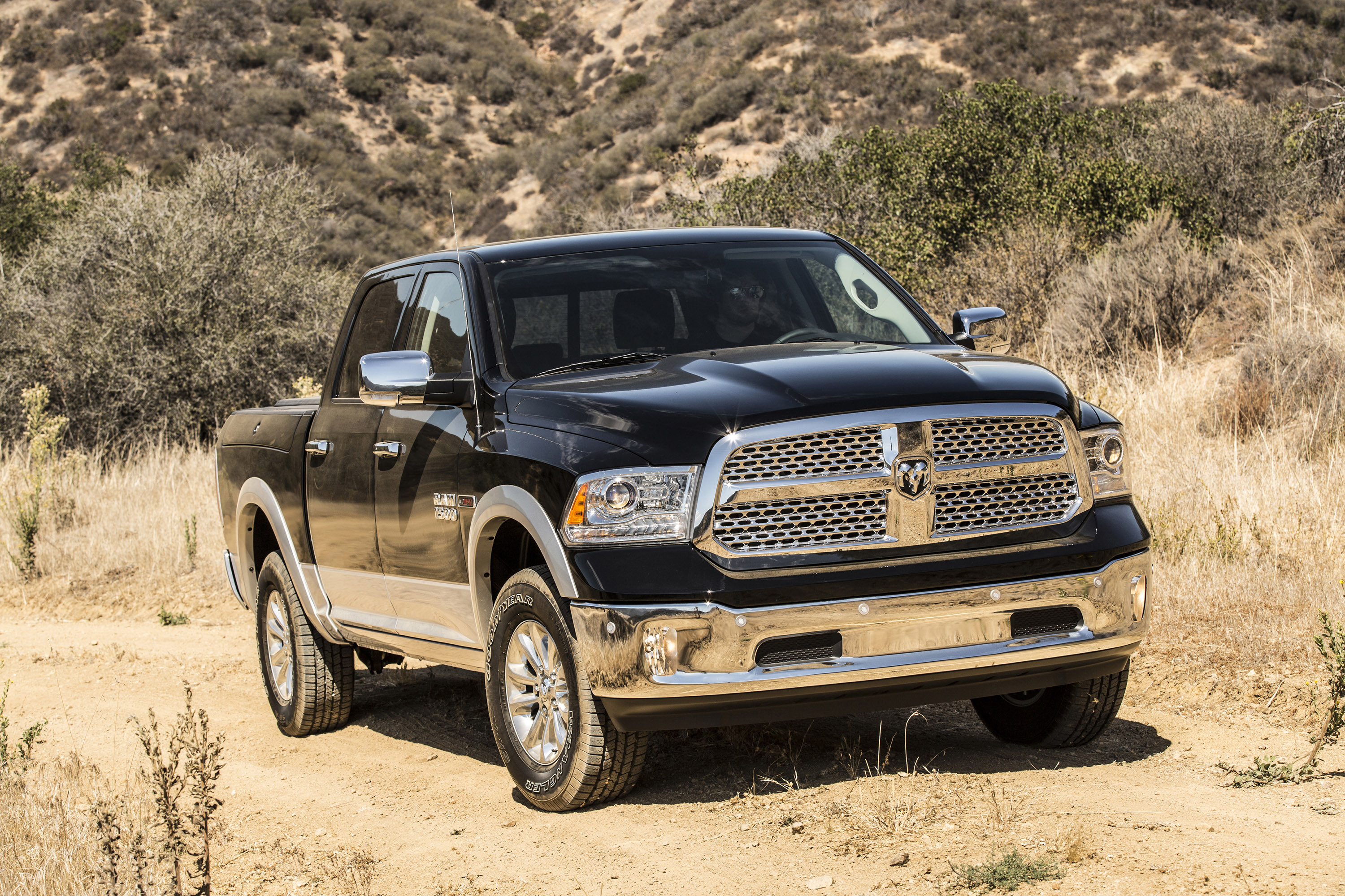 Dodge Ram 1500 Laramie Longhorn EcoDiesel photo #2