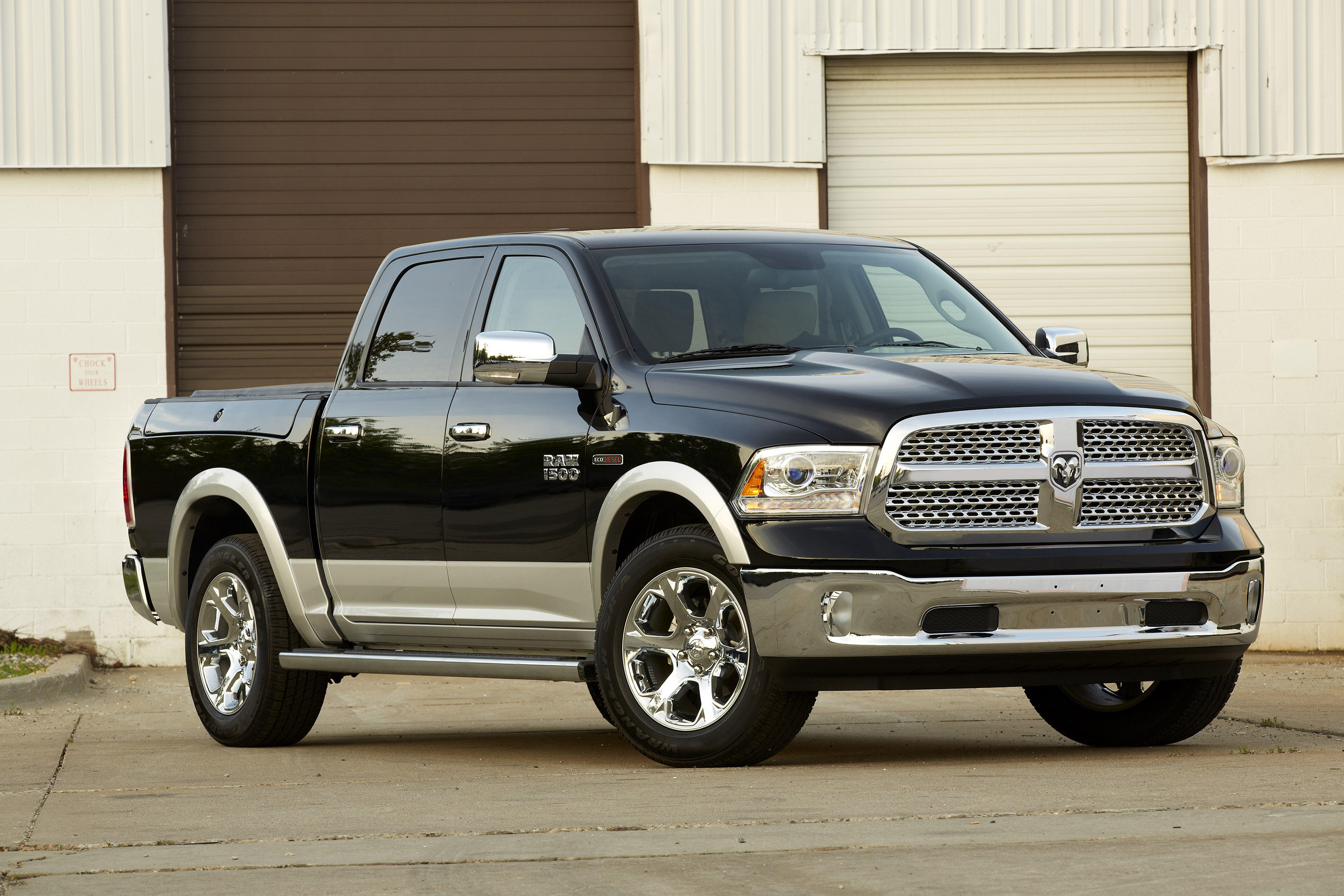 Dodge Ram 1500 Laramie Longhorn EcoDiesel photo #3