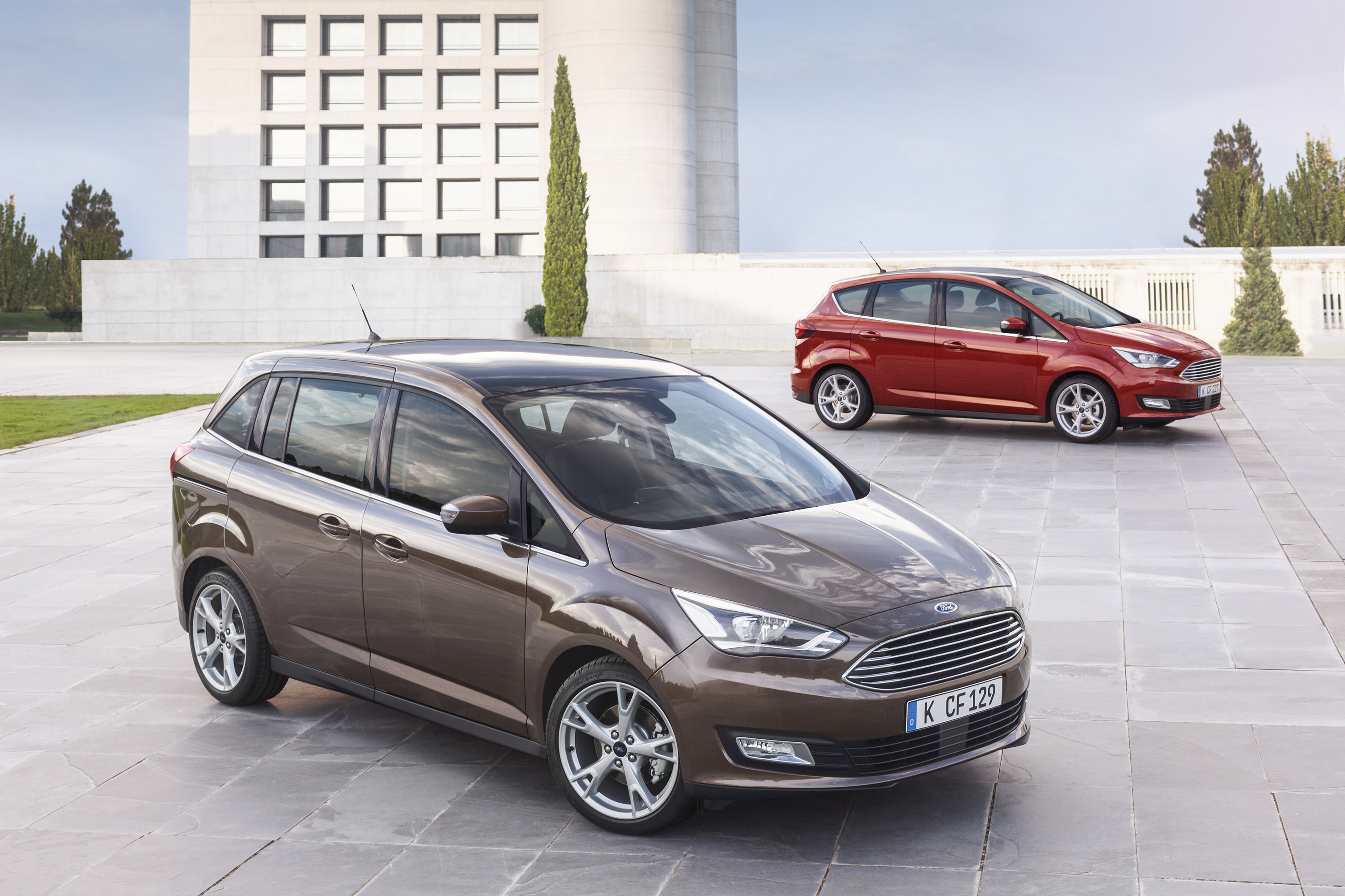Ford C-MAX photo #2