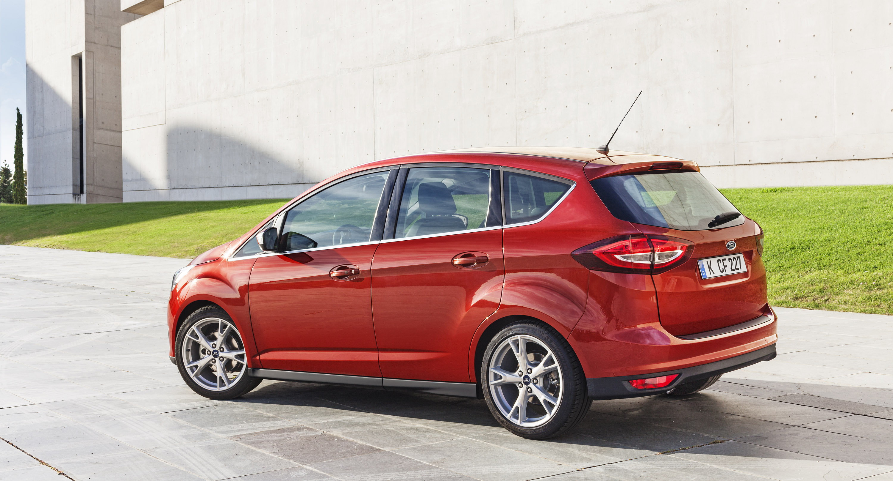 Ford C-MAX photo #30
