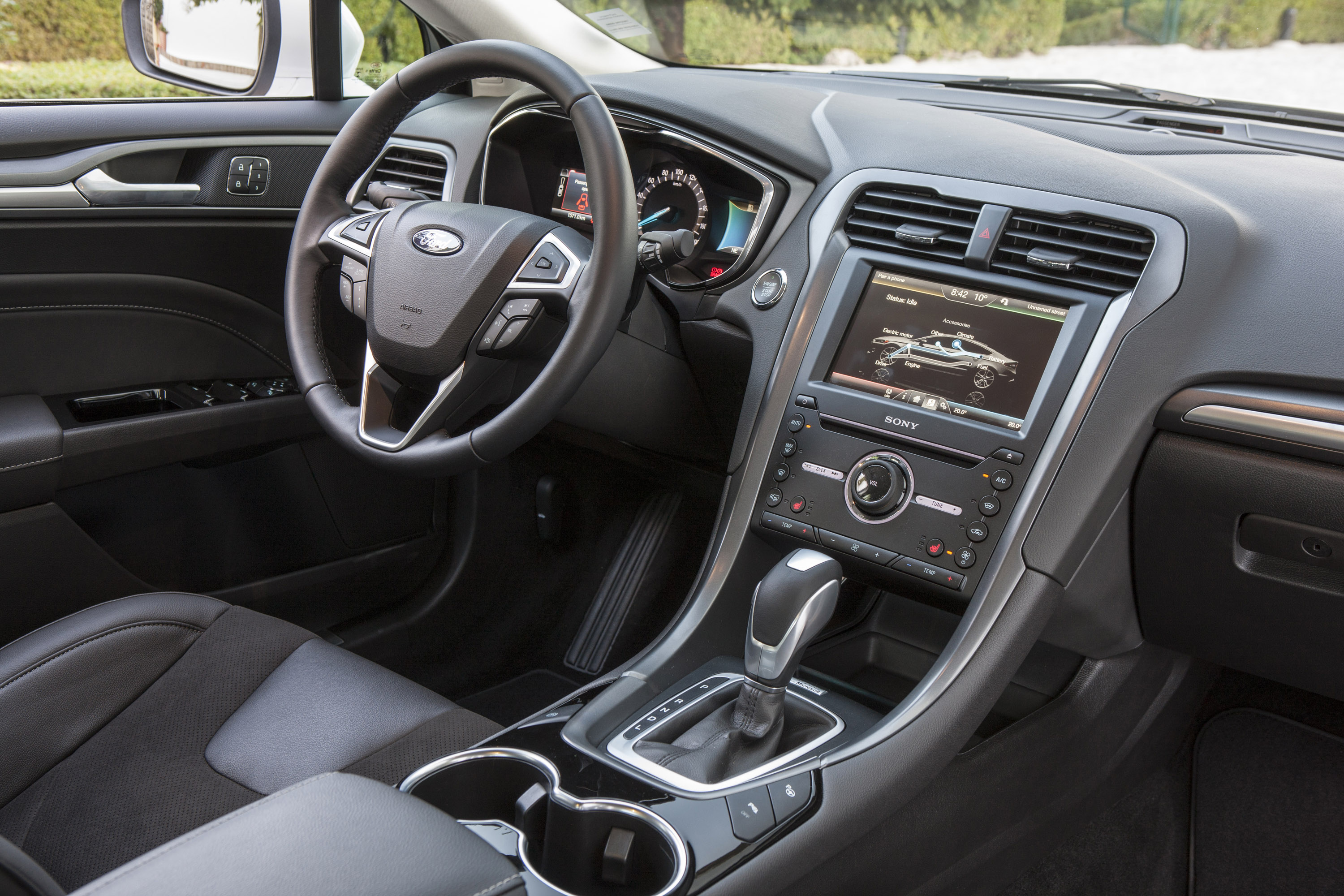 Ford Mondeo Hybrid photo #23