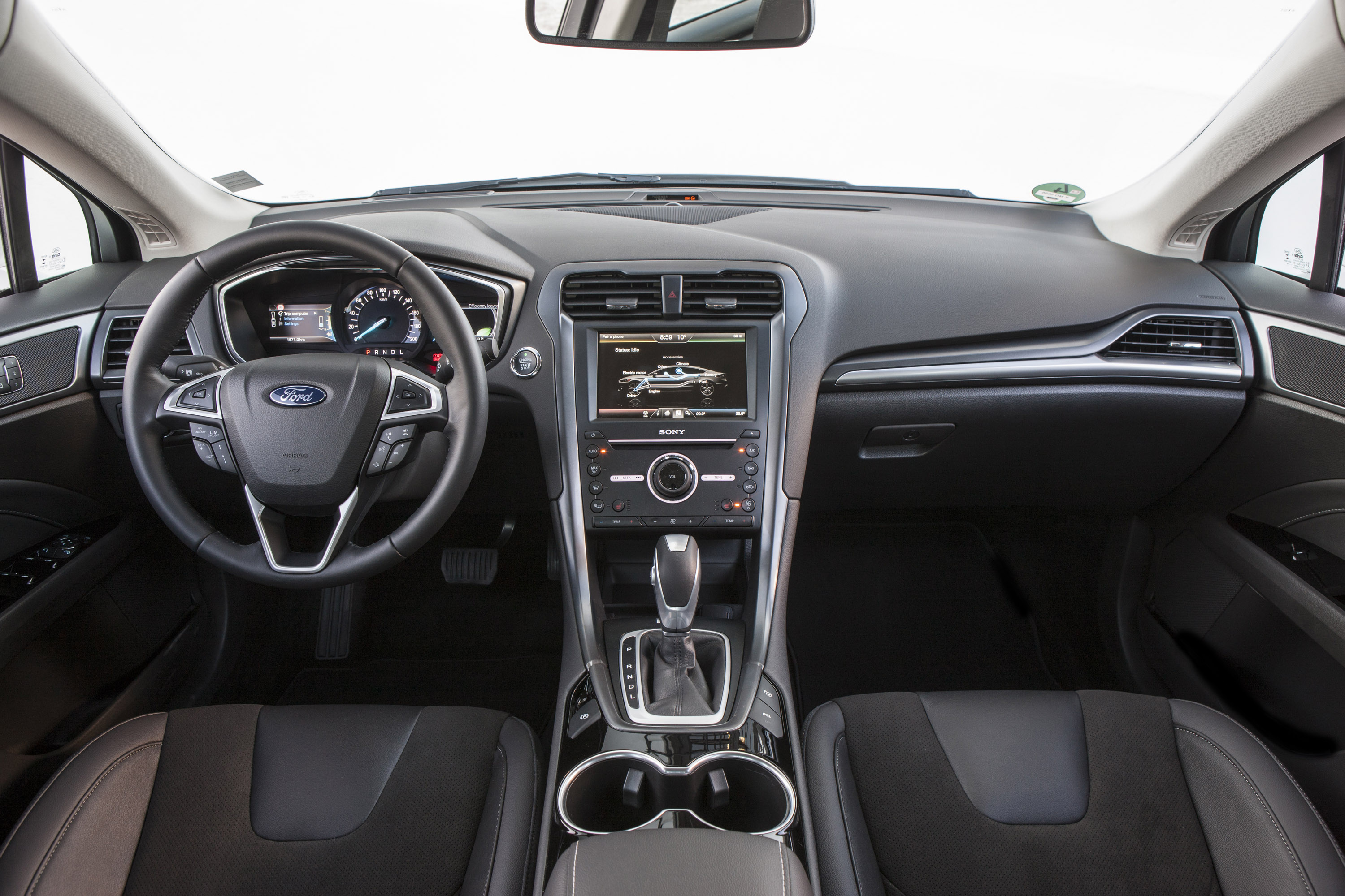 Ford Mondeo Hybrid photo #25