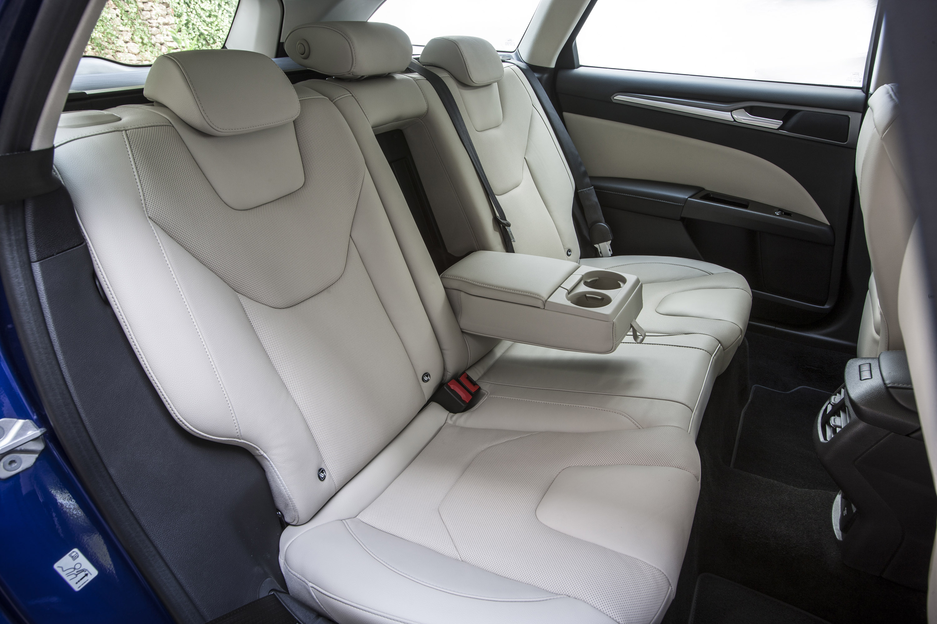 Ford Mondeo Wagon photo #45