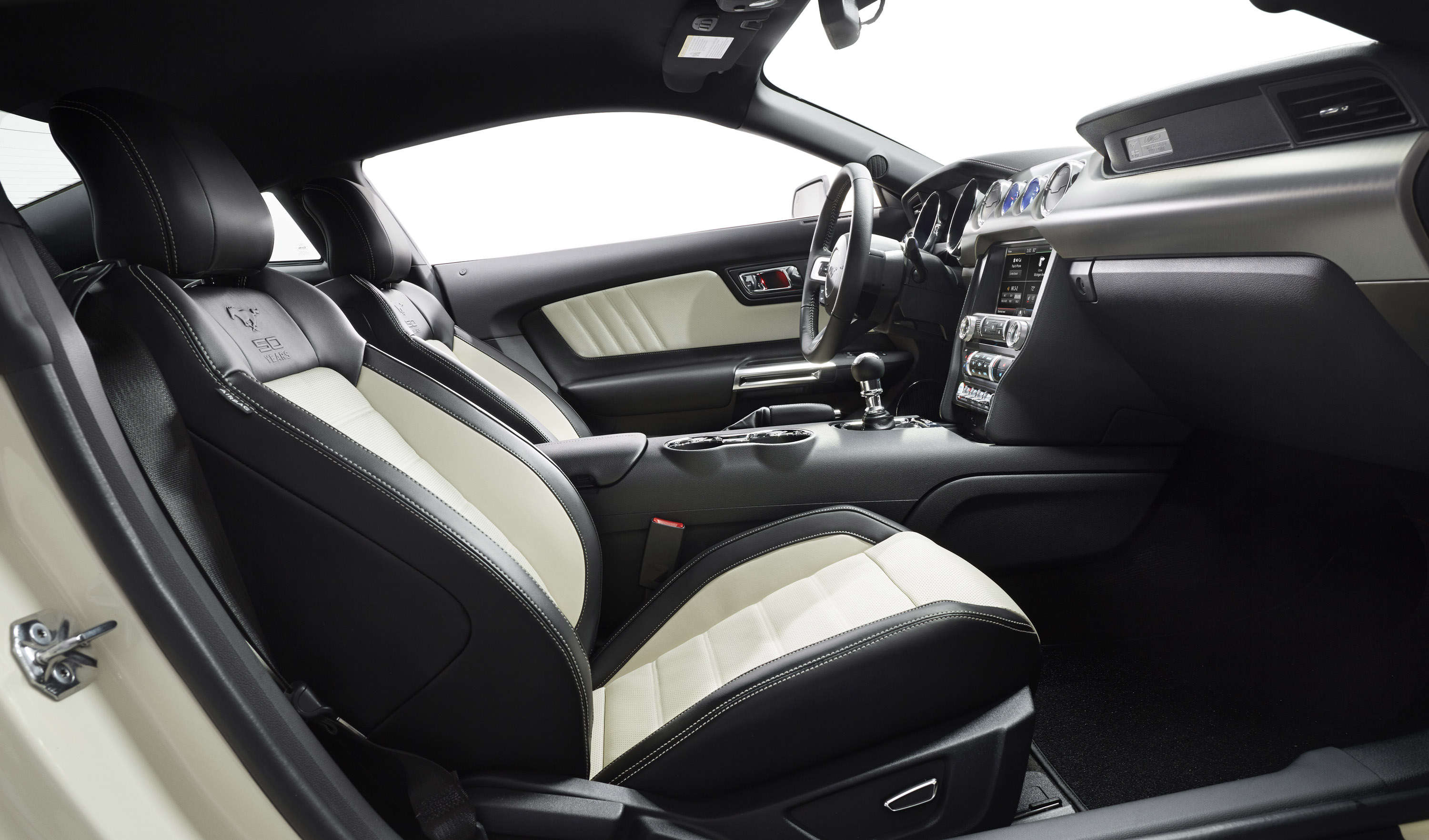 Ford Mustang 50 Year Limited Edition photo #21