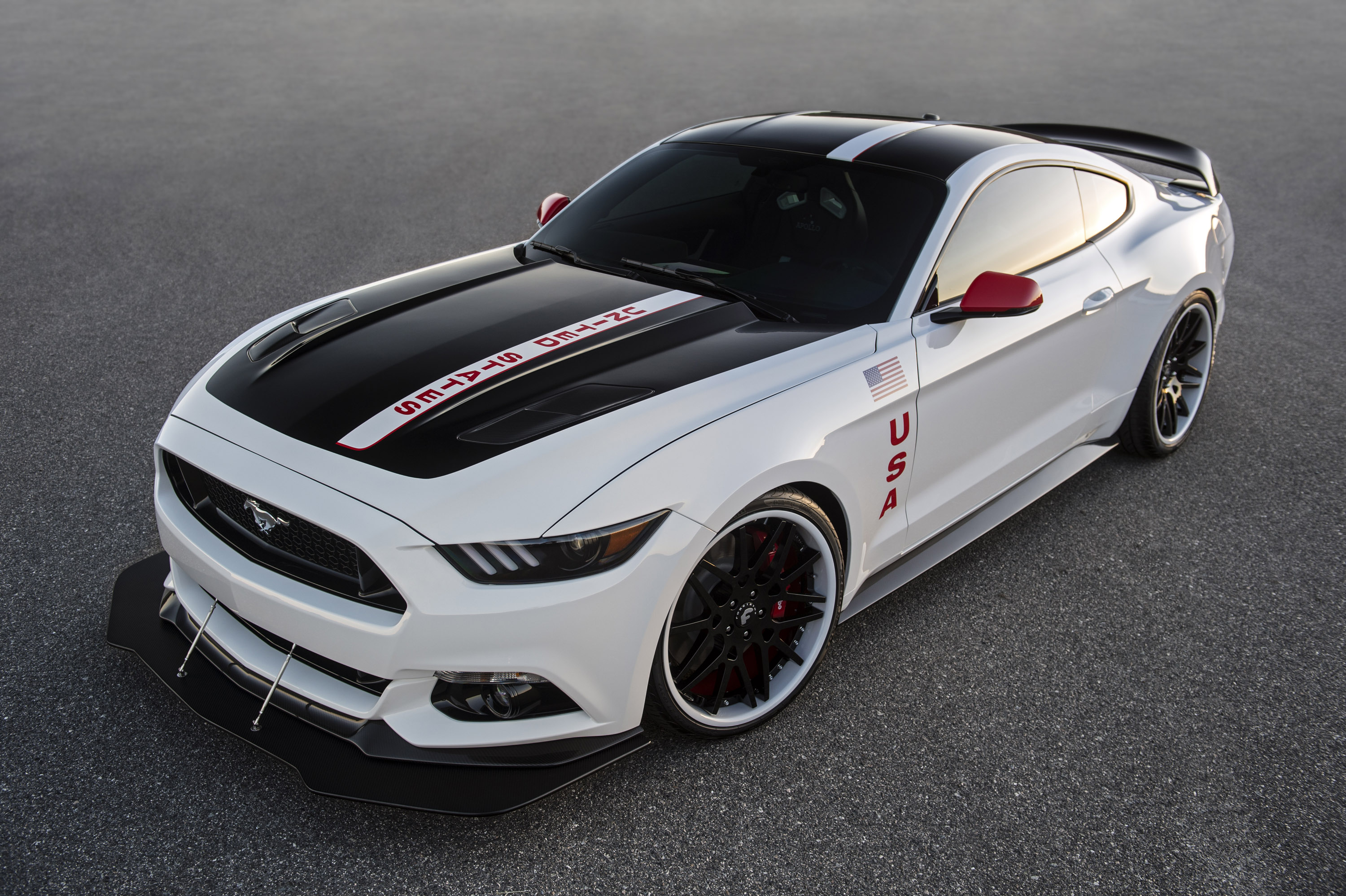 Ford Mustang Apollo Edition photo #2