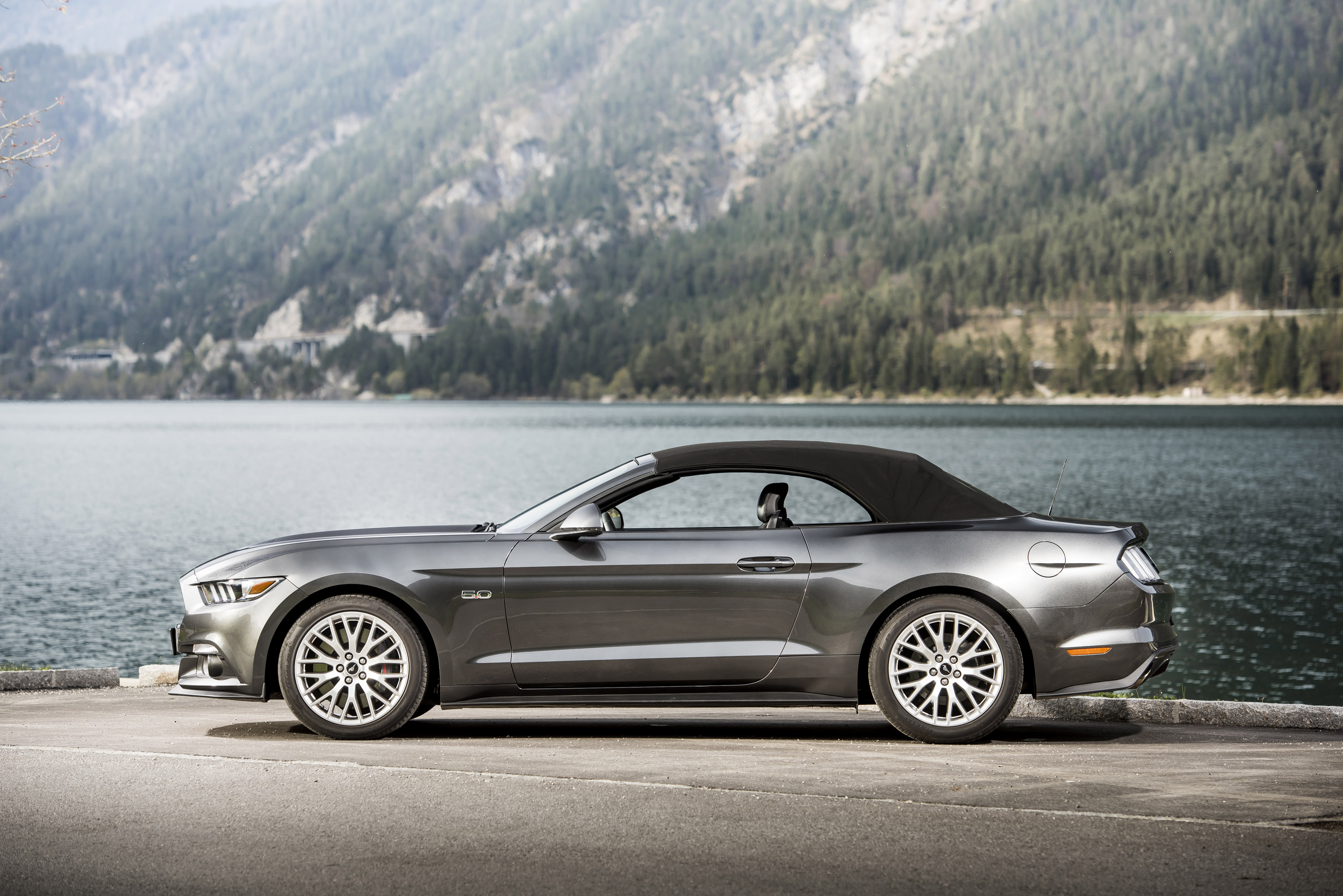 Ford Mustang Convertible EU-Version photo #15