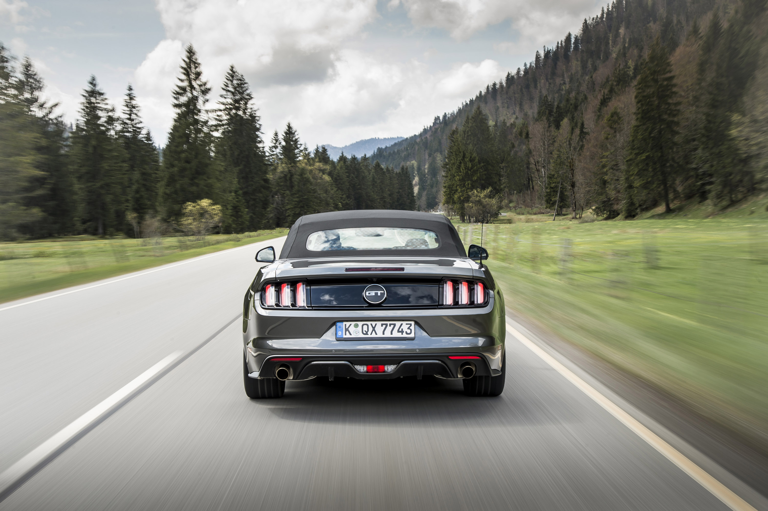 Ford Mustang Convertible EU-Version photo #18
