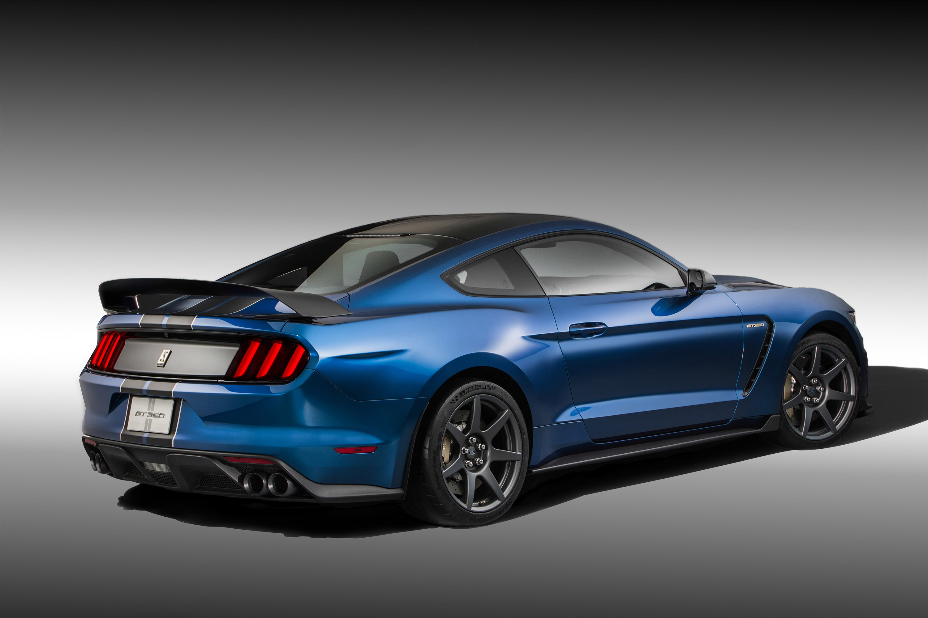 Ford Mustang Shelby GT350R photo #3