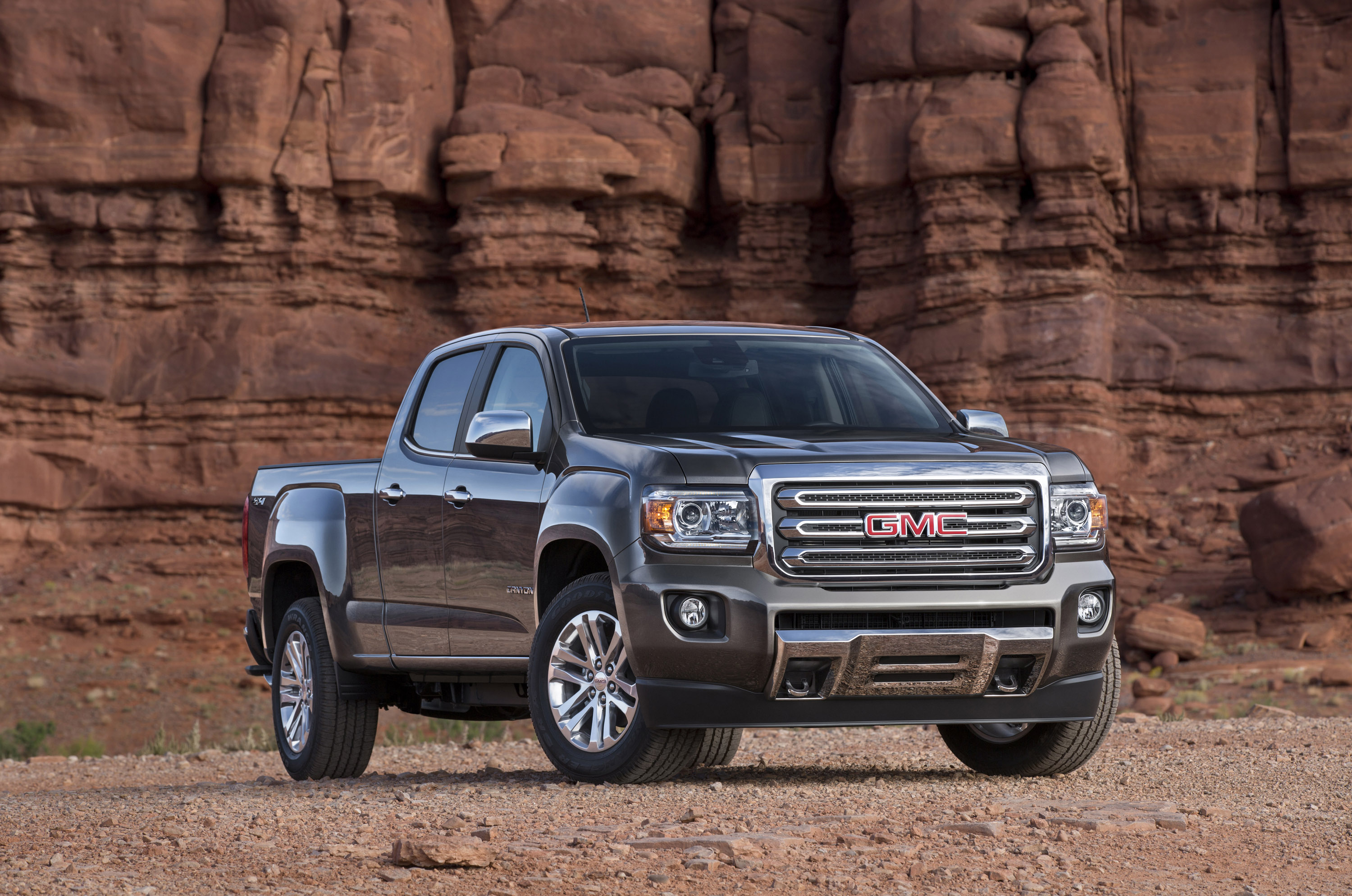 GMC Canyon photo #2